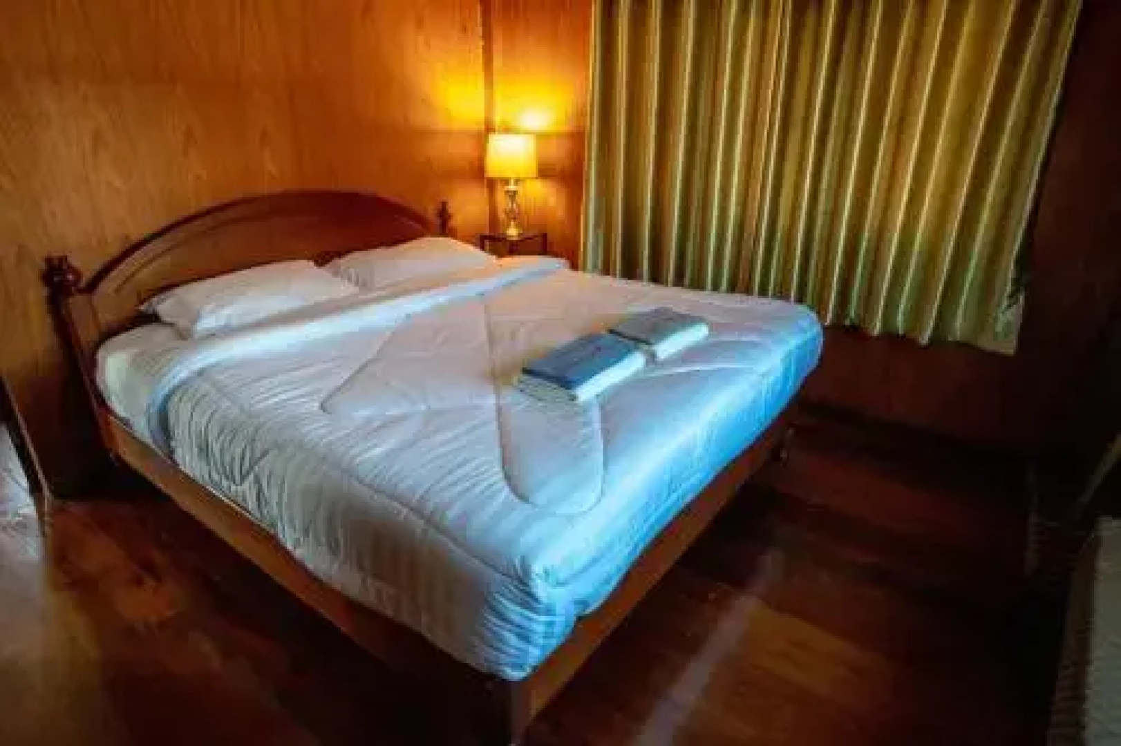 SeeSea Thai wooden house on beachfront