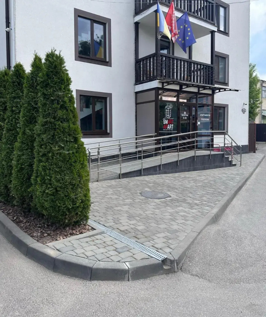 Stone City Apartment in Park Zone