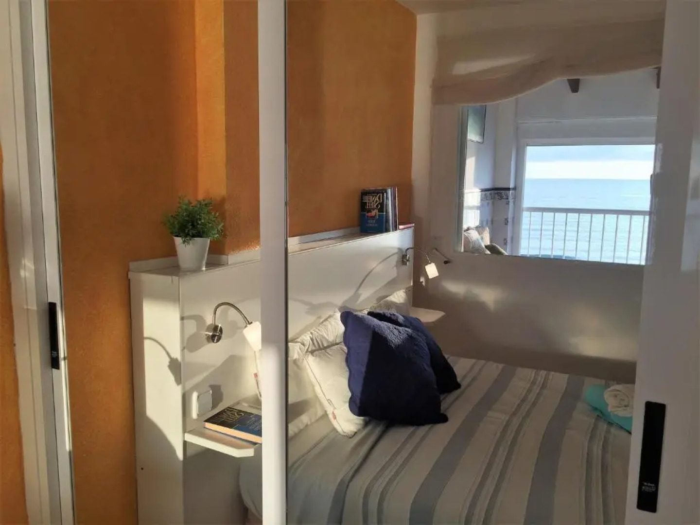 Beachfront and Bright Apartment