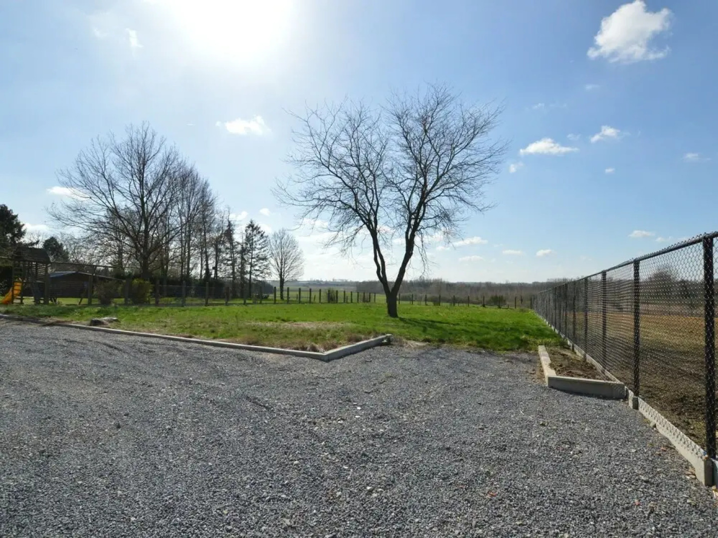 Detached Mansion For 10 People With Ginormous Garden In Linter