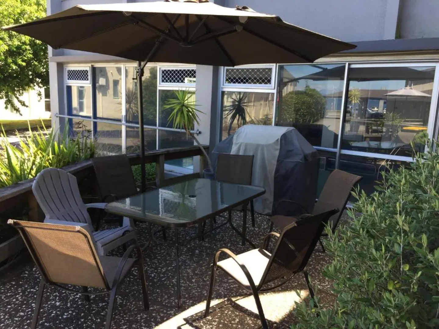 Absolute Lakeview Motel