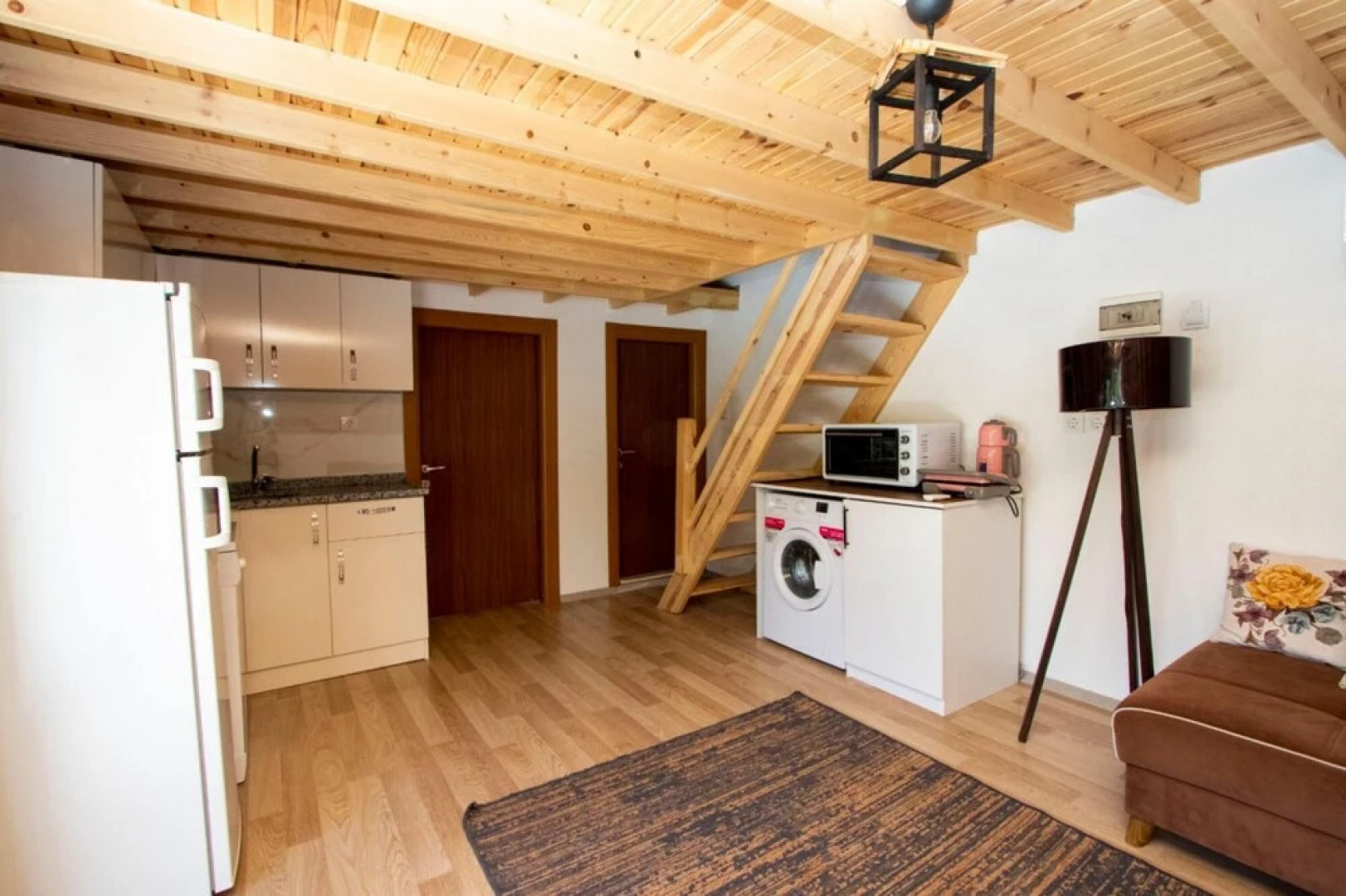 Villa With Pool Jacuzzi and Backyard in Inlice