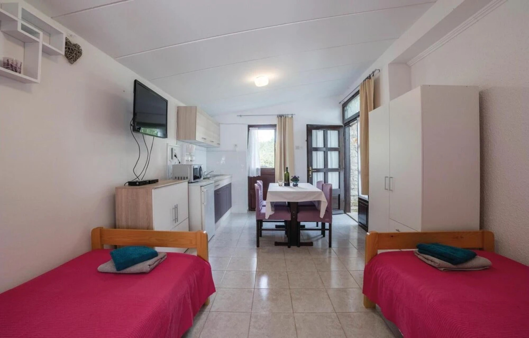 Stunning Home in Tar With Wifi and 0 Bedrooms