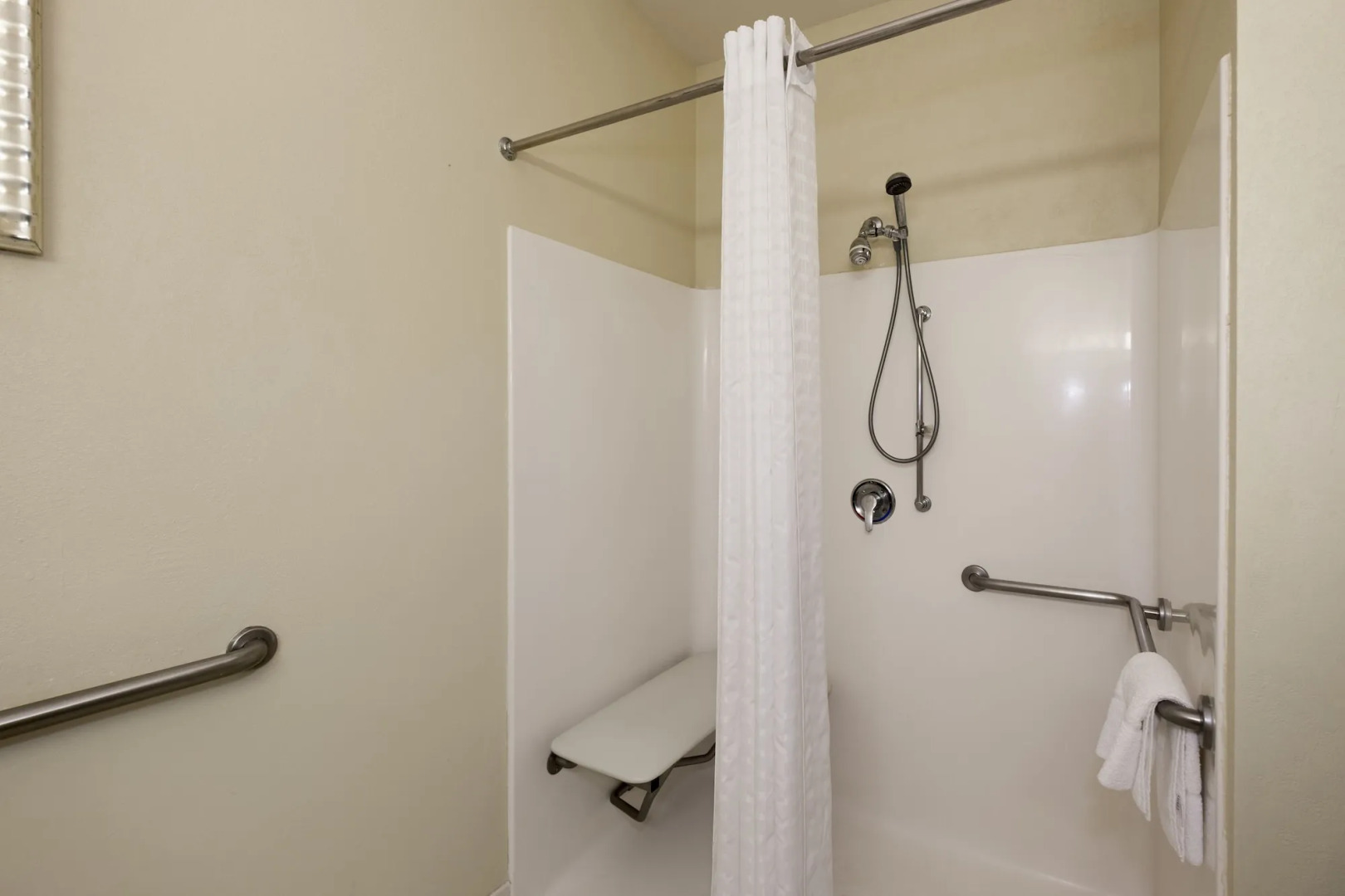 Holiday Inn Express & Suites Chicago Matteson by IHG