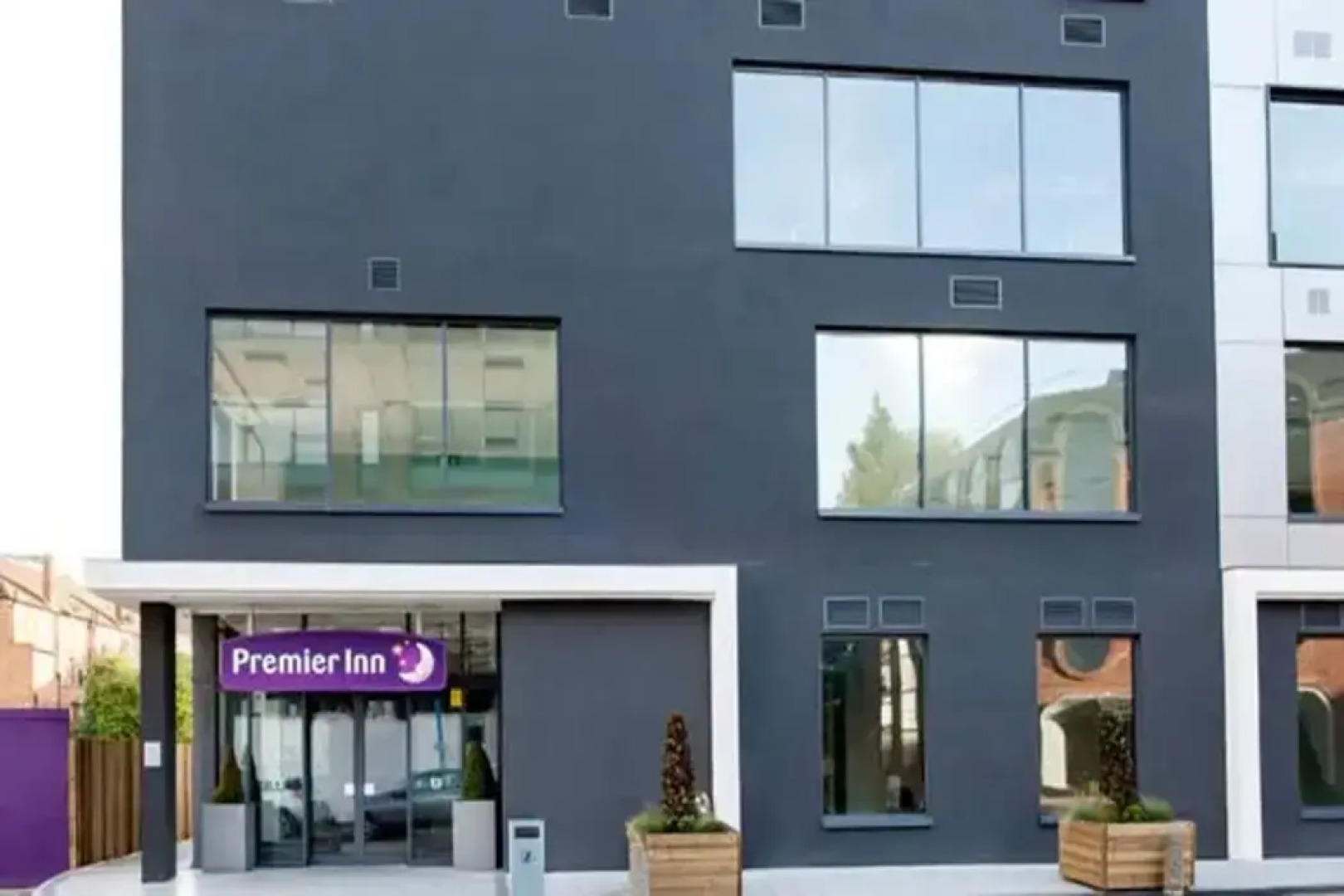 Premier Inn Woking Town Centre