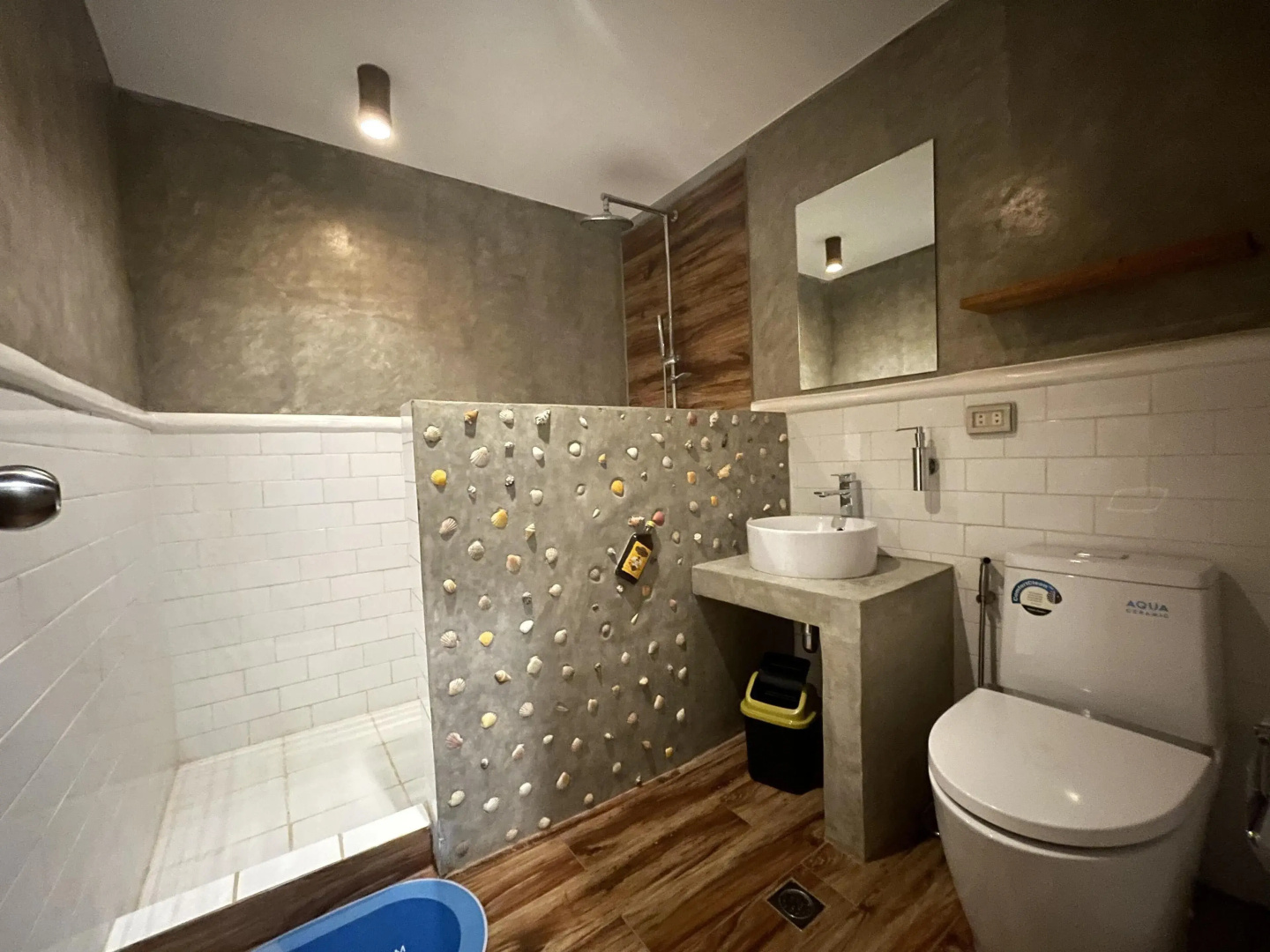 Outpost Hostel - Coron