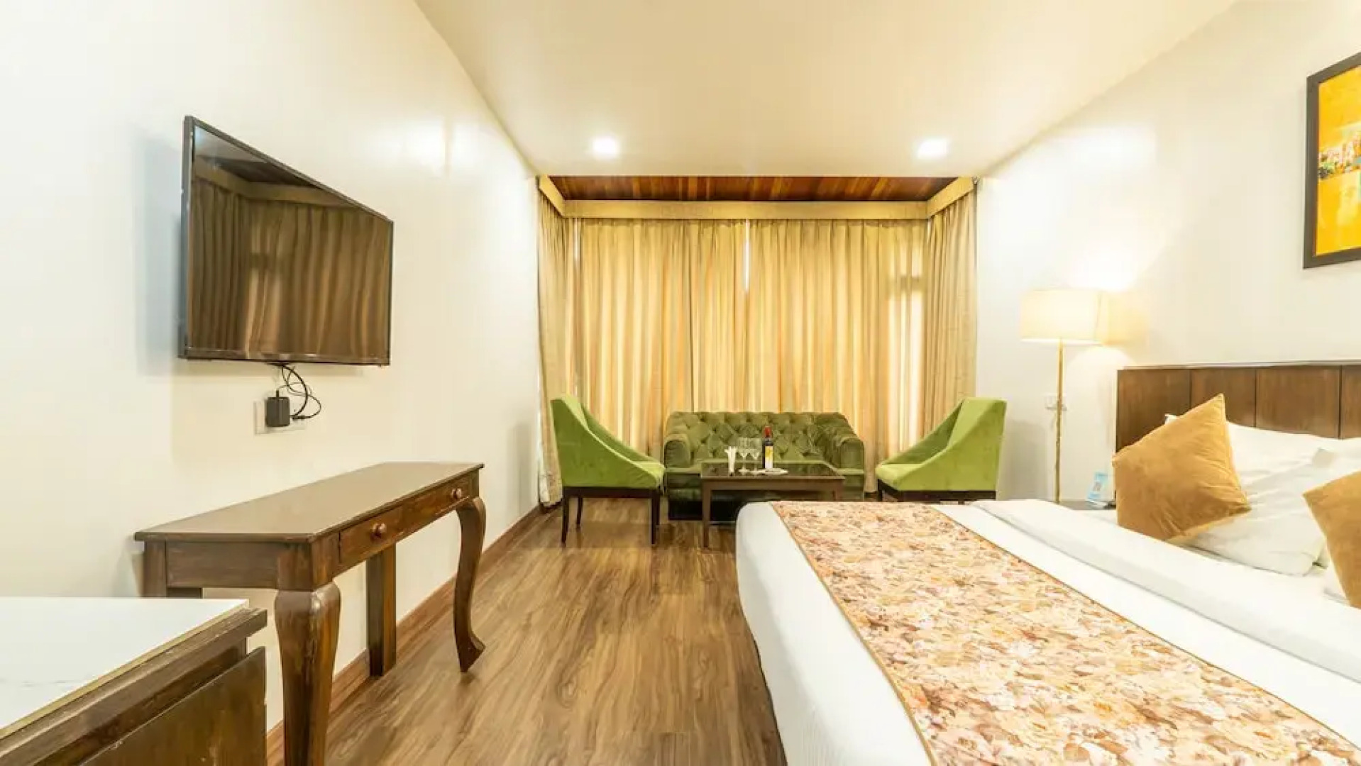 Woodrock Hotel Manali