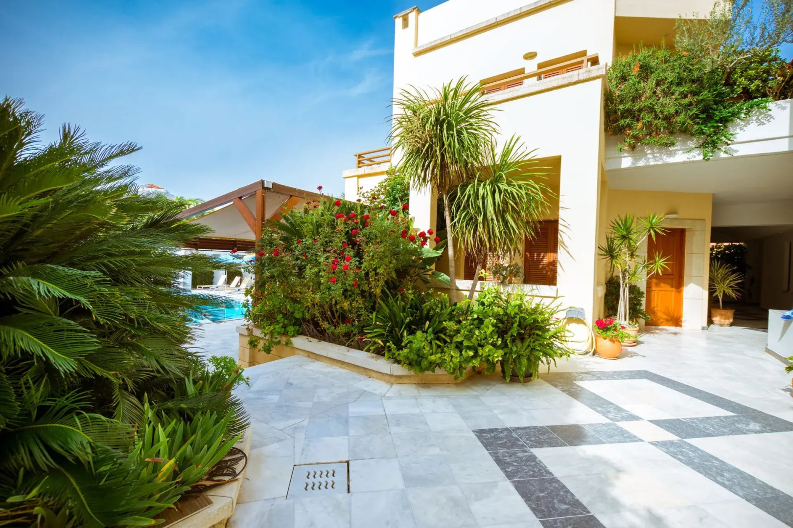 Отель Anais Holiday