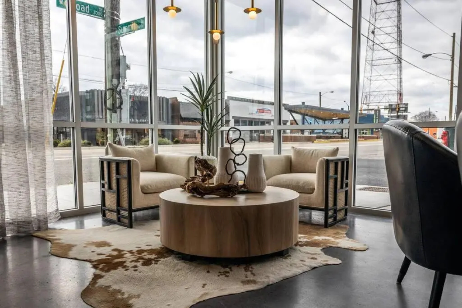 Museum District Apt Retreat w/BBQ Patio and Pool