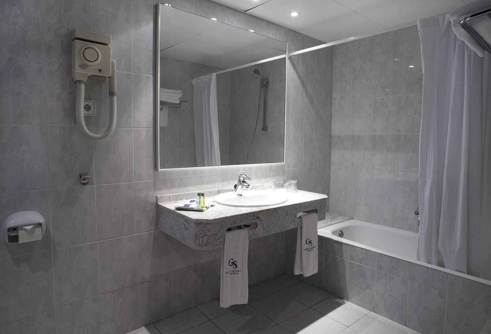 Отель Ciudad de Castelldefels