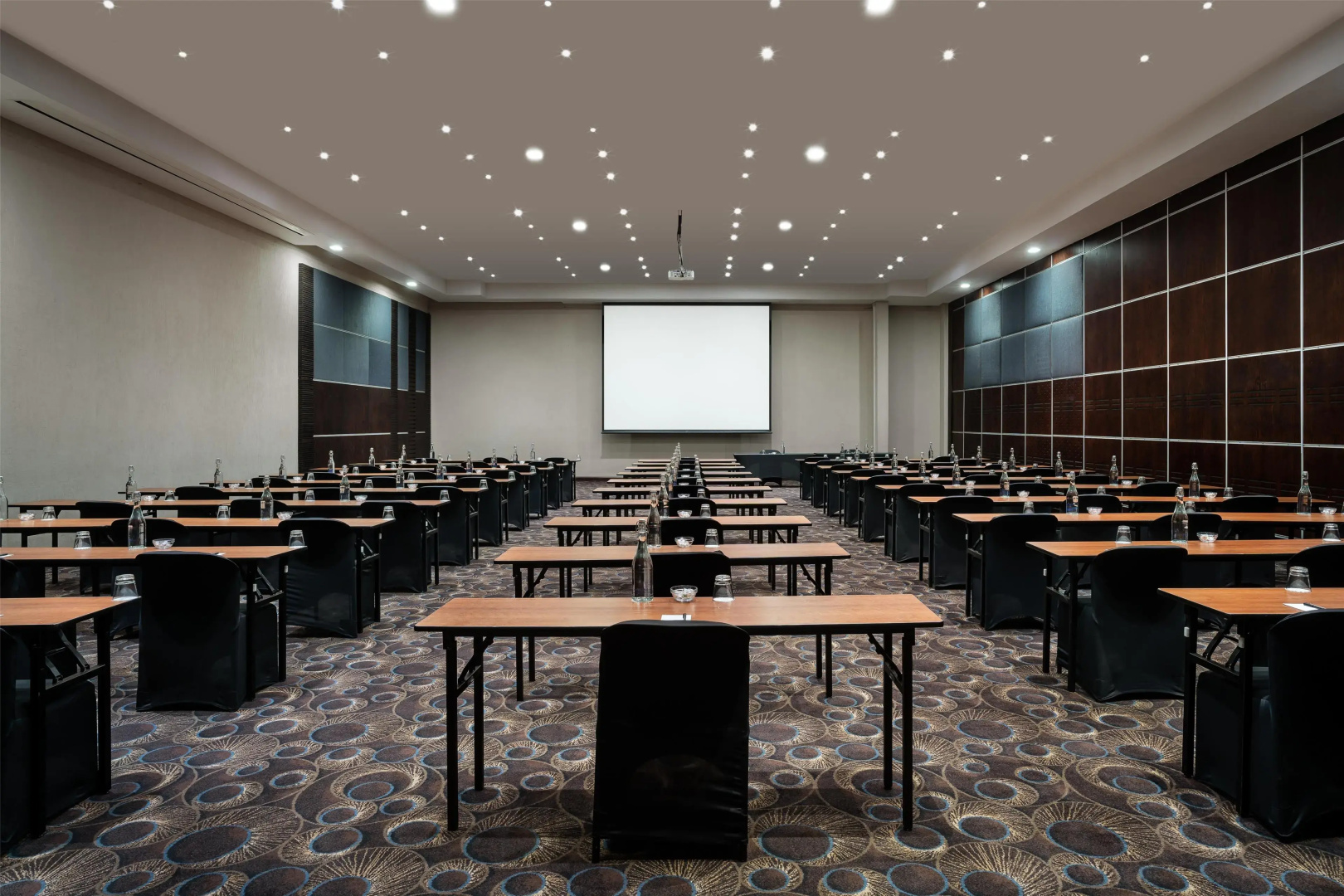 Premier Hotel OR Tambo