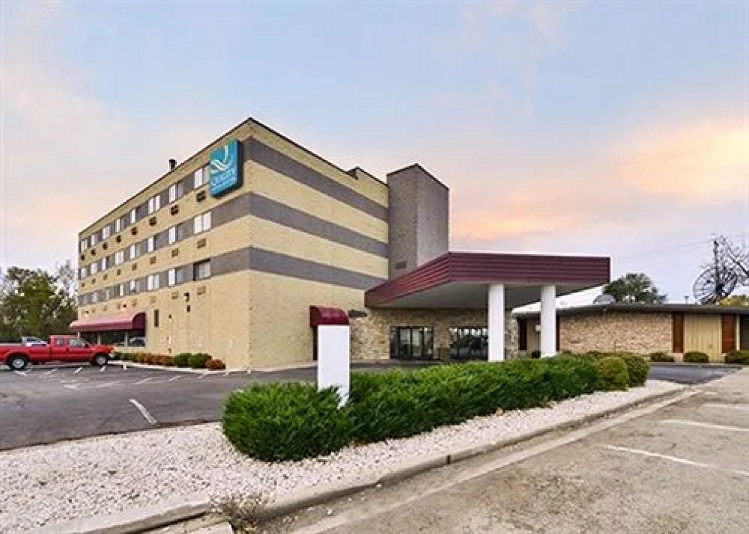 Quality Inn and Suites Beaver Dam
