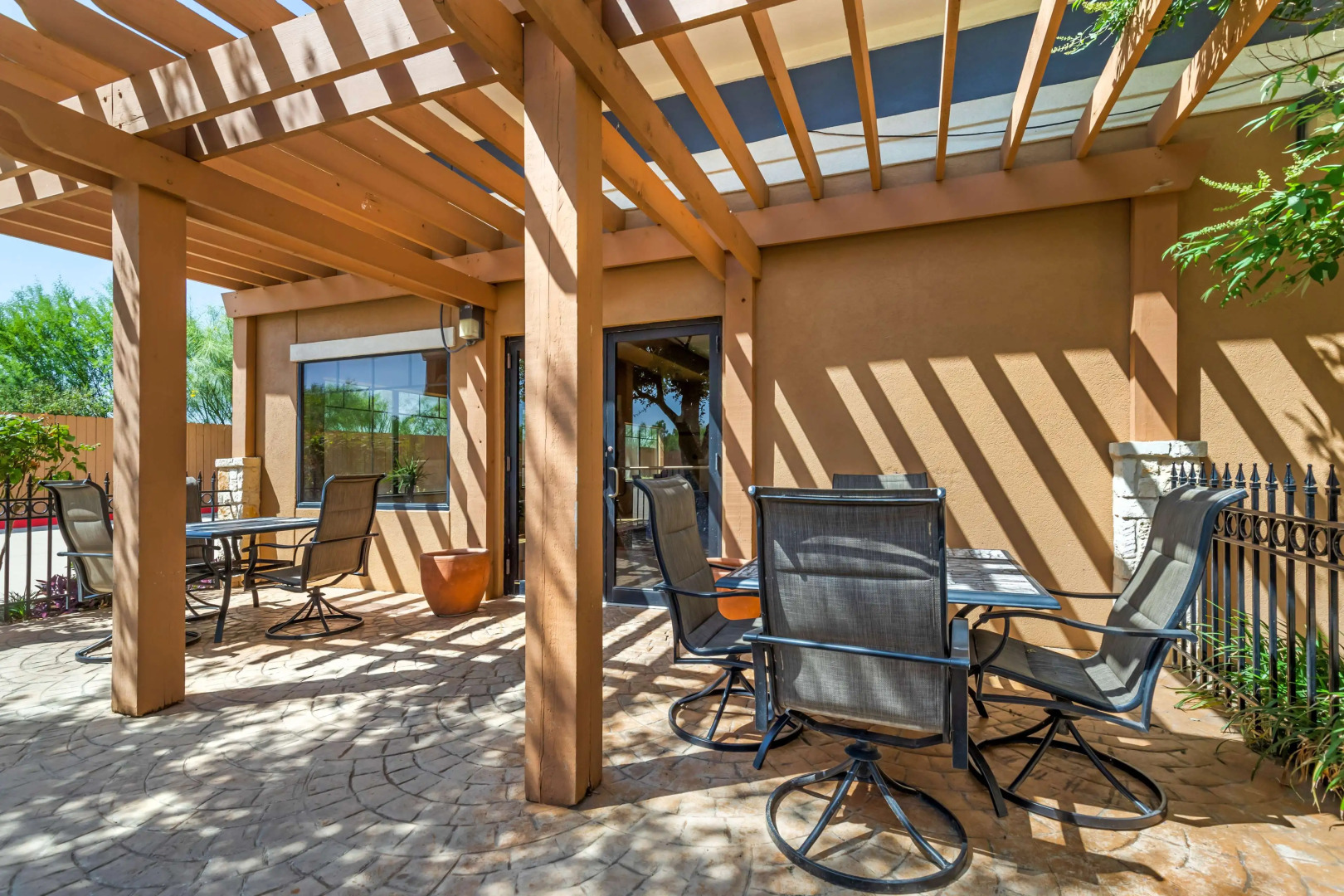 Best Western Plus Lytle Inn & Suites