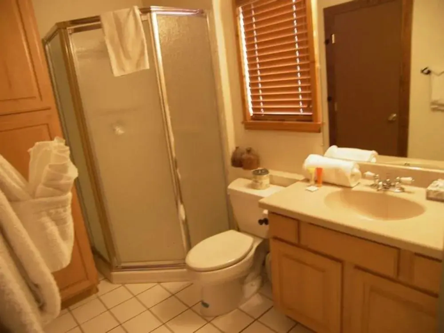 Anaconda 4 Bed 4 Bath by RedAwning