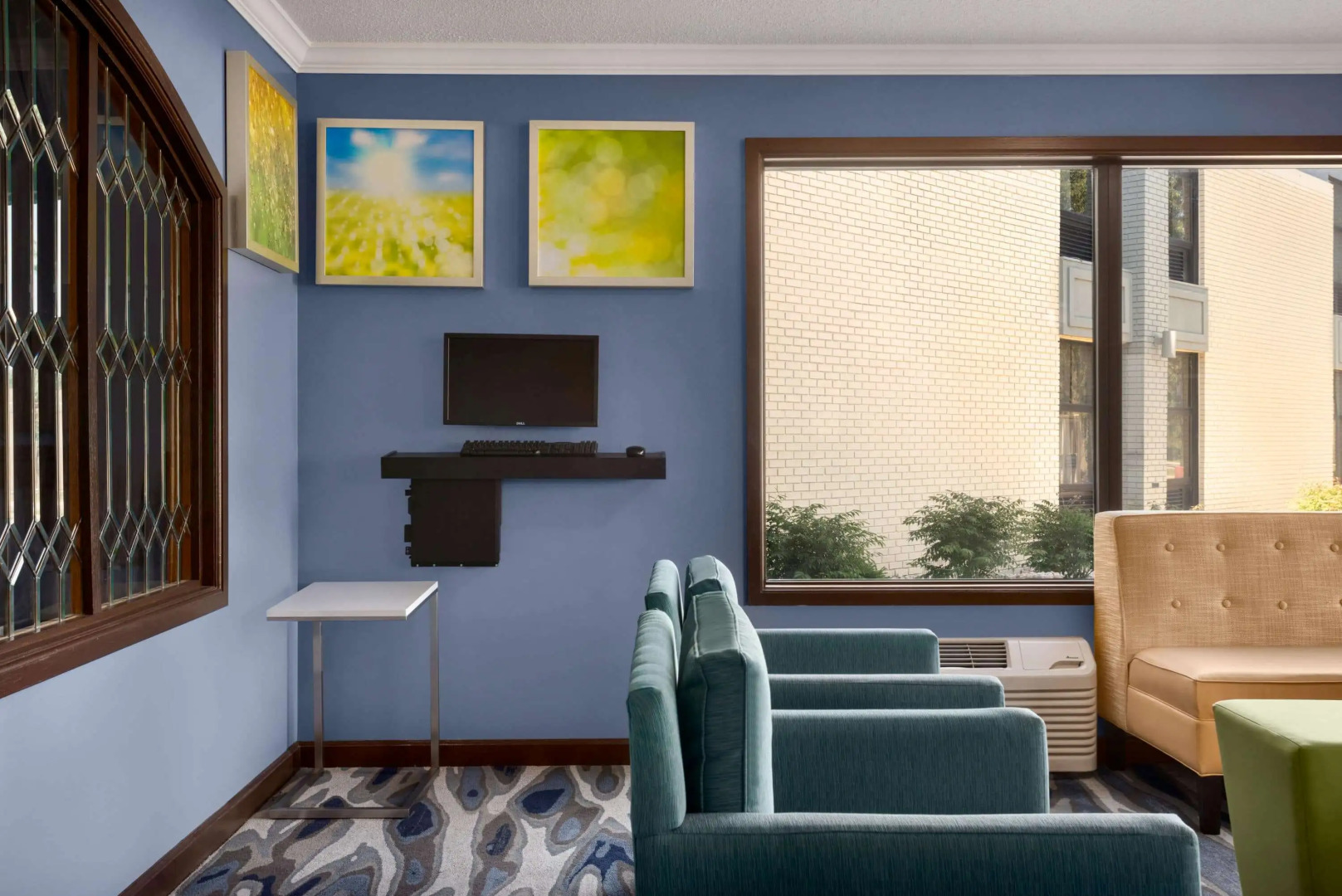 Days Inn & Suites by Wyndham Merrillville