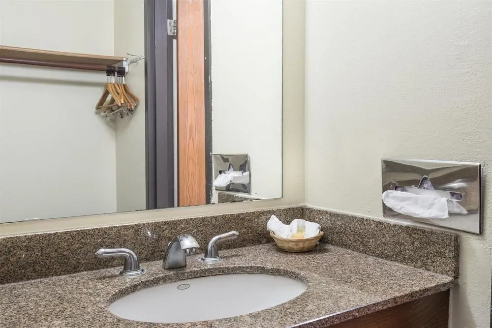 Days Inn by Wyndham Mounds View Twin Cities North