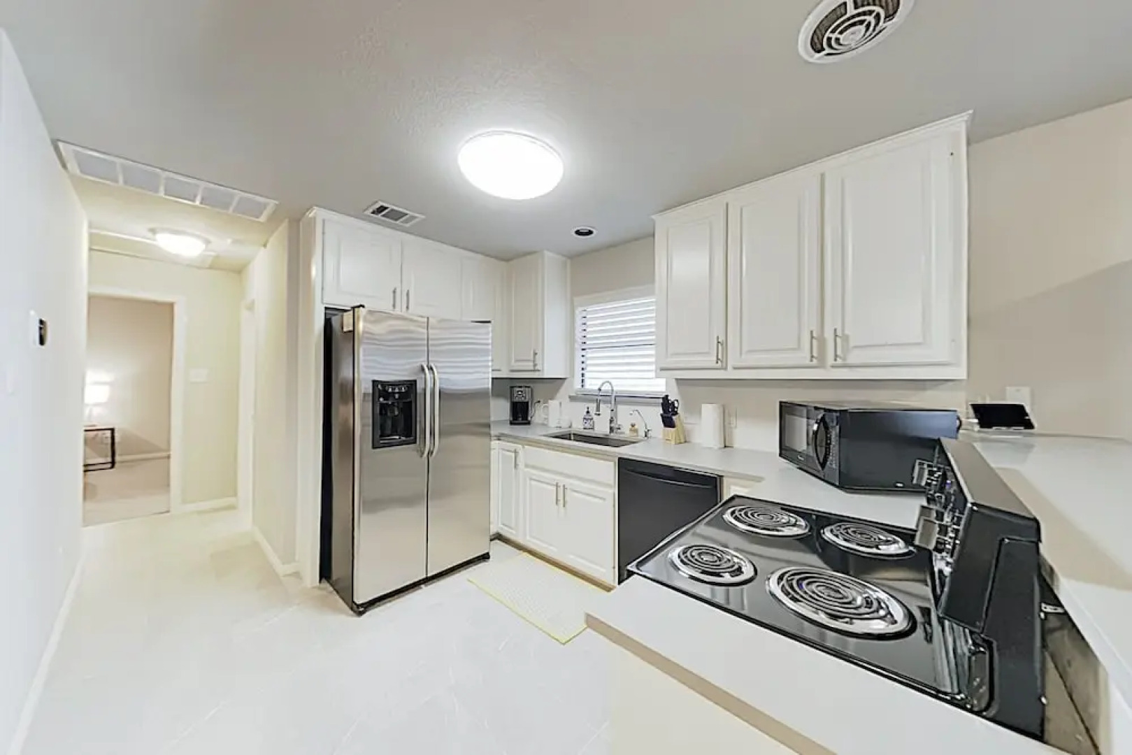 New Listing! Hill Country Getaway W/ Large Balcony 2 Bedroom Apts