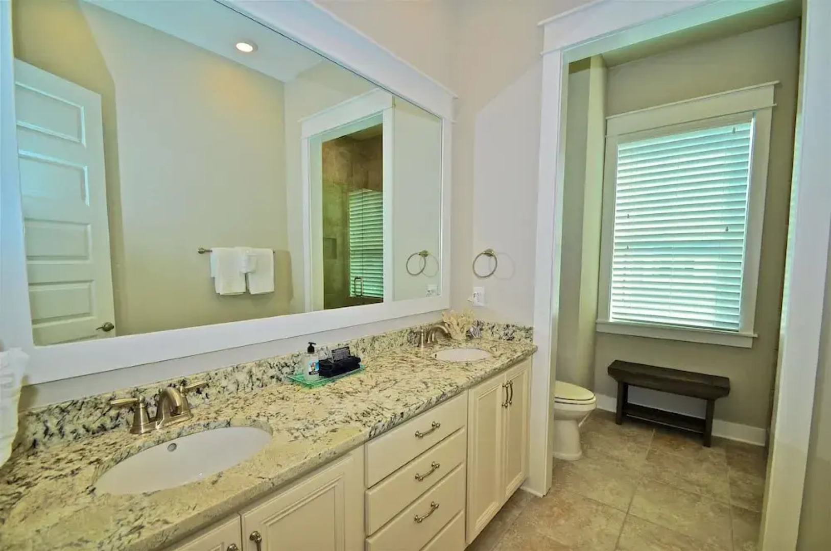 Beach Haven 3 Bedroom Condo By Coastal Dreamin