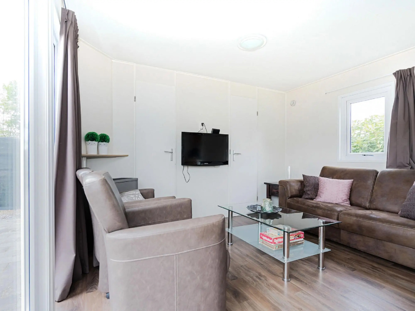 Chalet in Holiday Park With Private Terrace