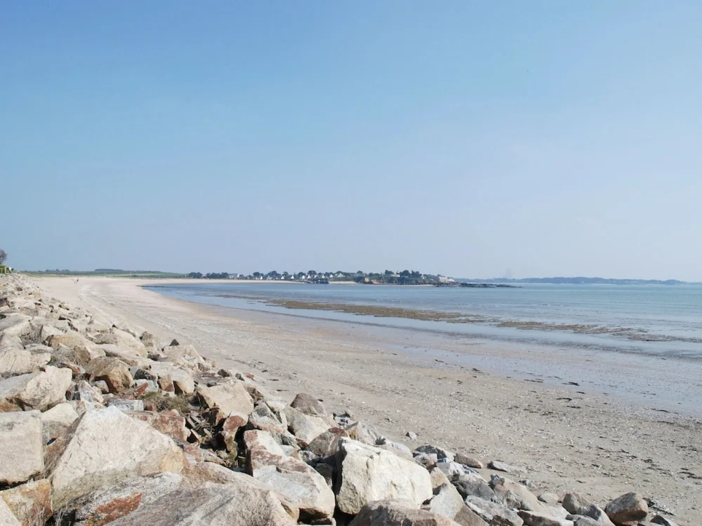 Holiday Home in Ambon With Bar, Balcony, Terrace,garden, BBQ