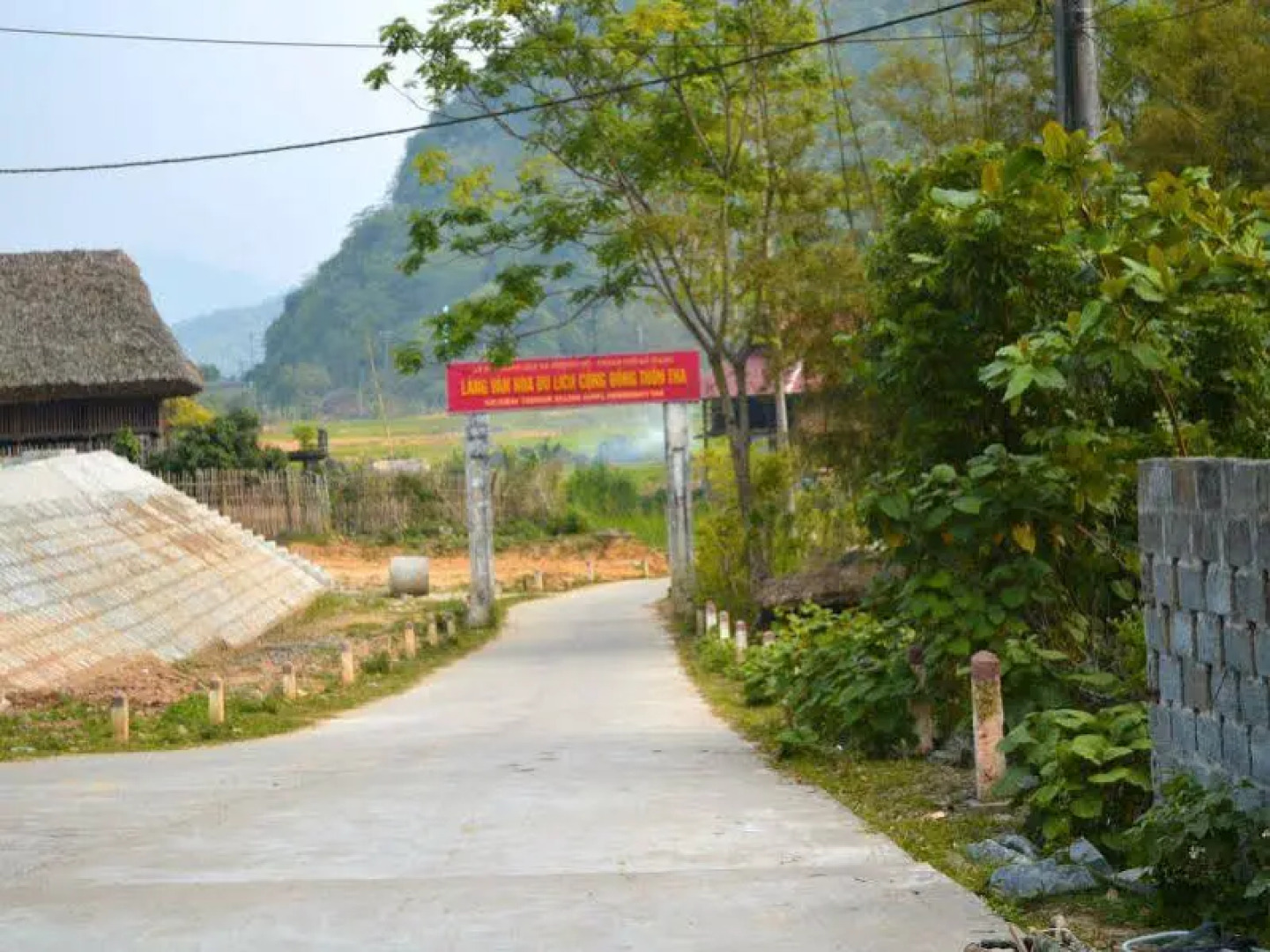 Thon Tha Tay Stilt House