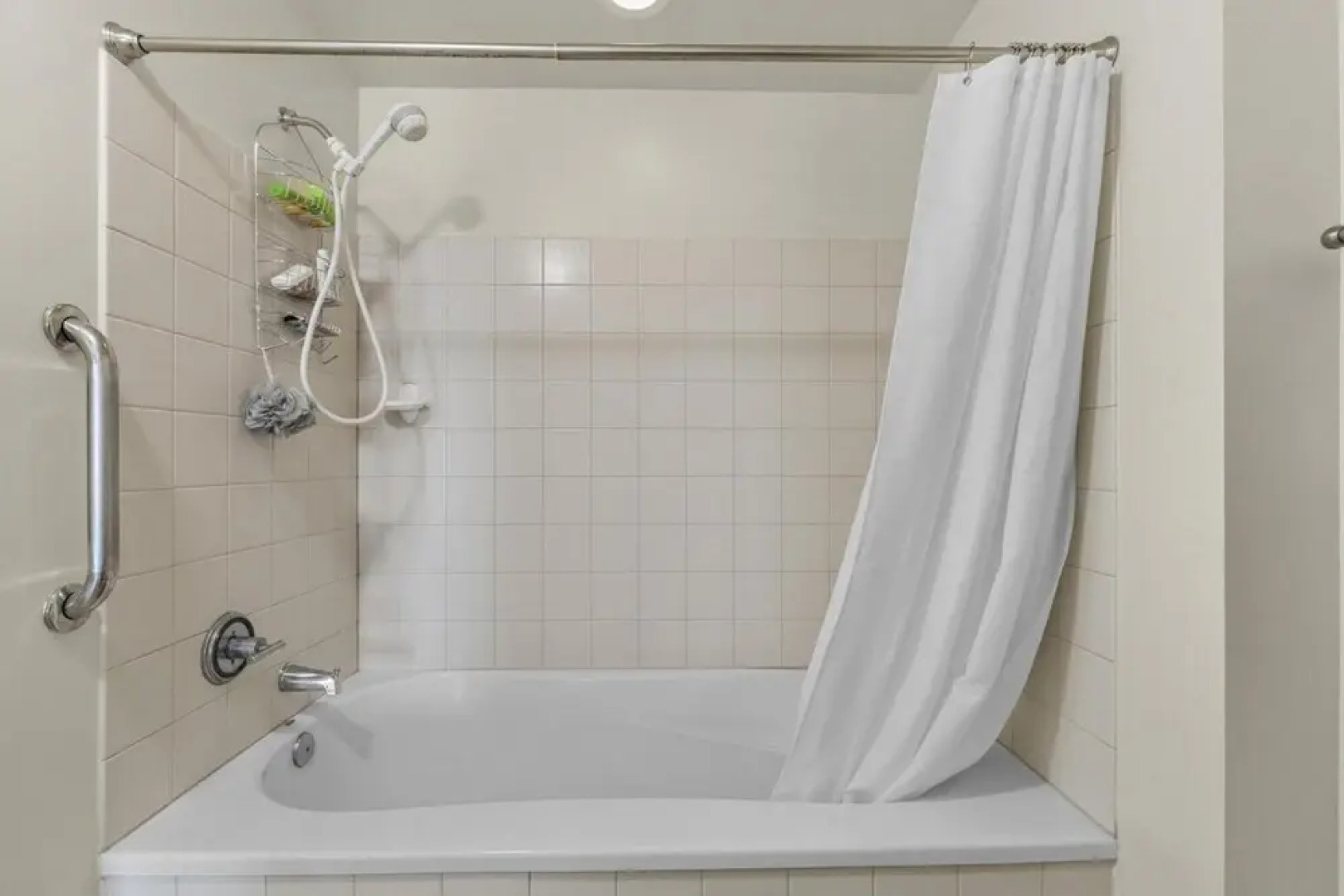 Yacht Club Dream 3 Bedroom Condo by RedAwning