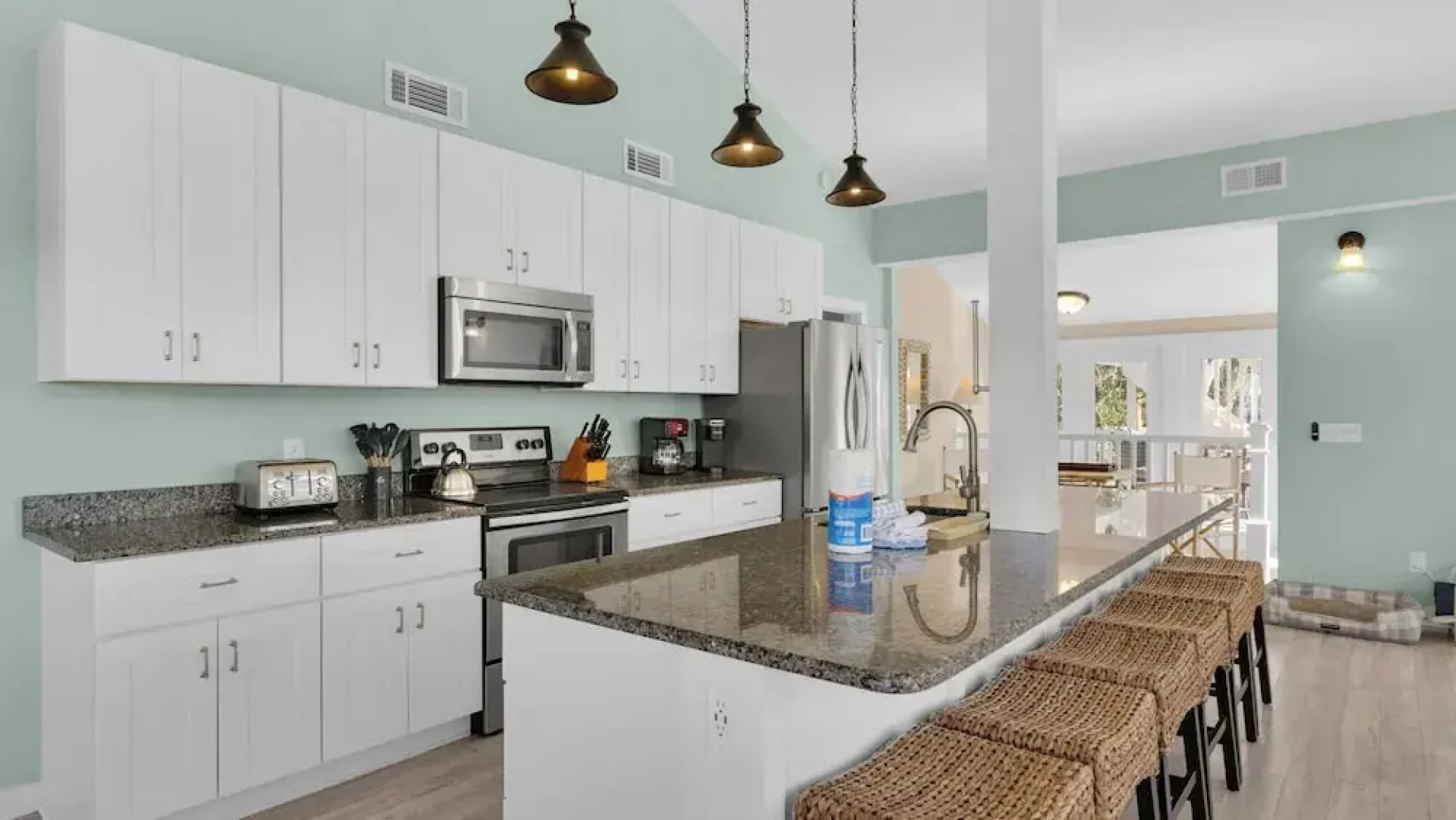 Your Ideal Beach Getaway With Private Pool, Game Room and Close to Beach!