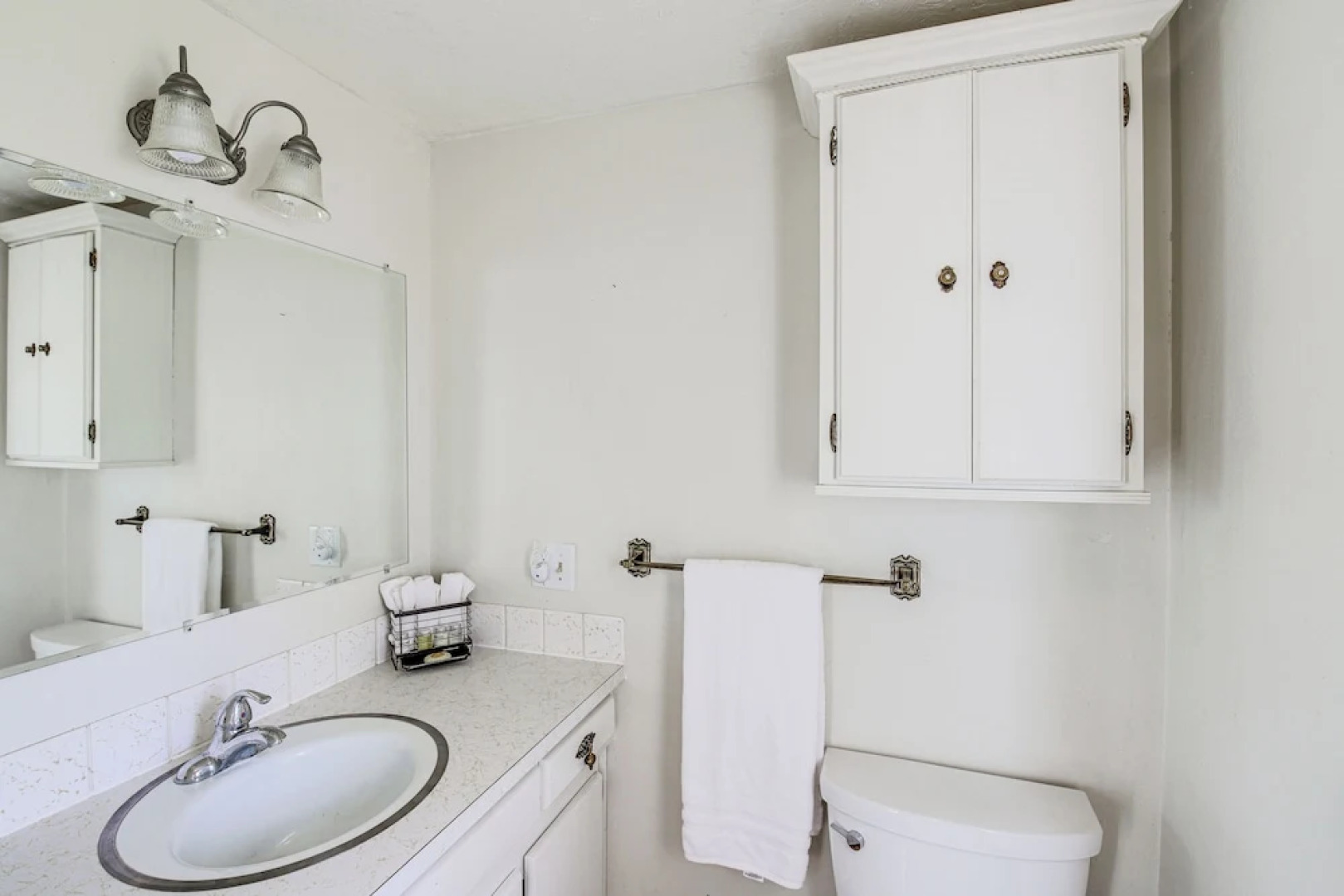 Charlo Cabin Rental ~ 20 Mi to Flathead Lake!