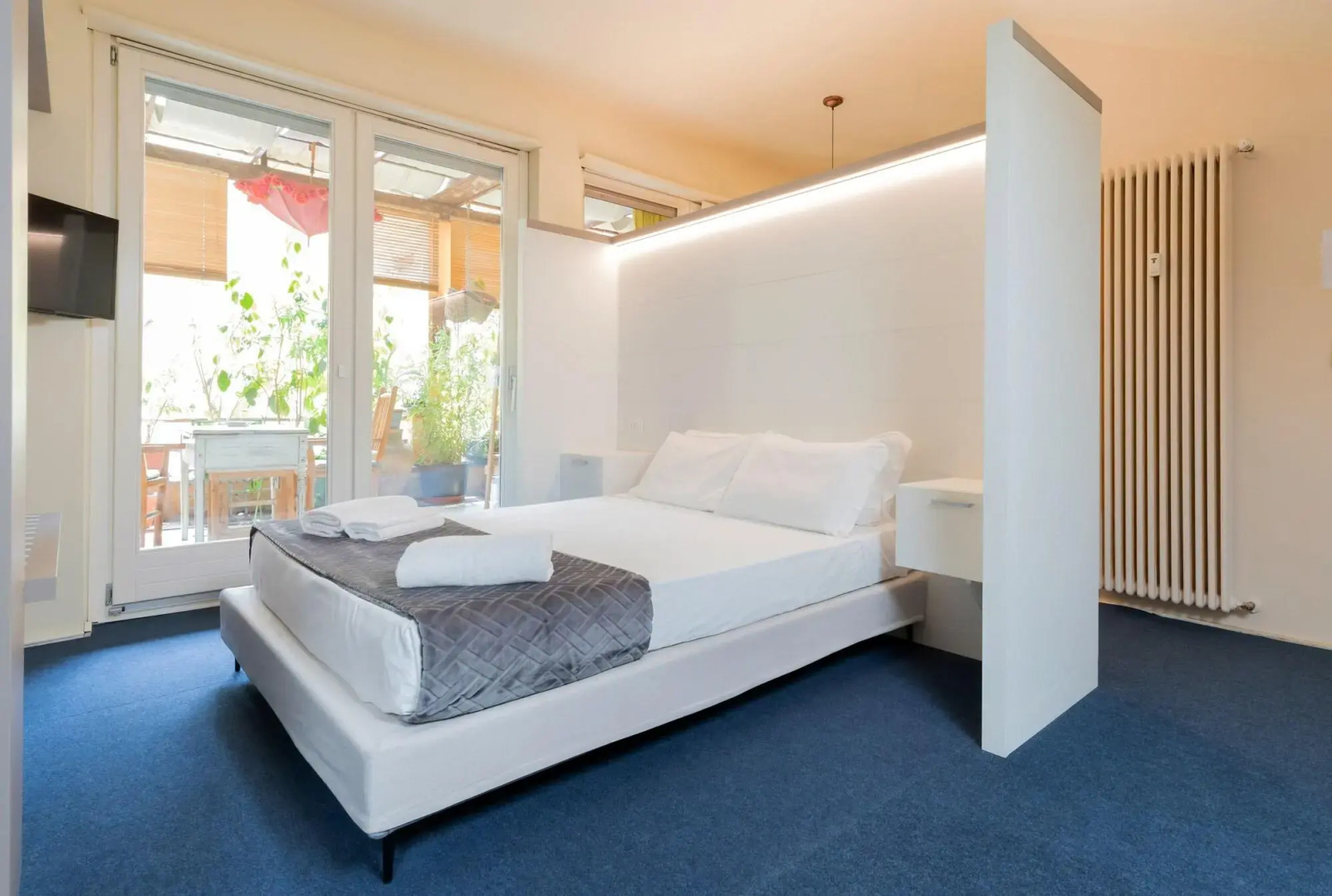 Milan Retreats Duomo