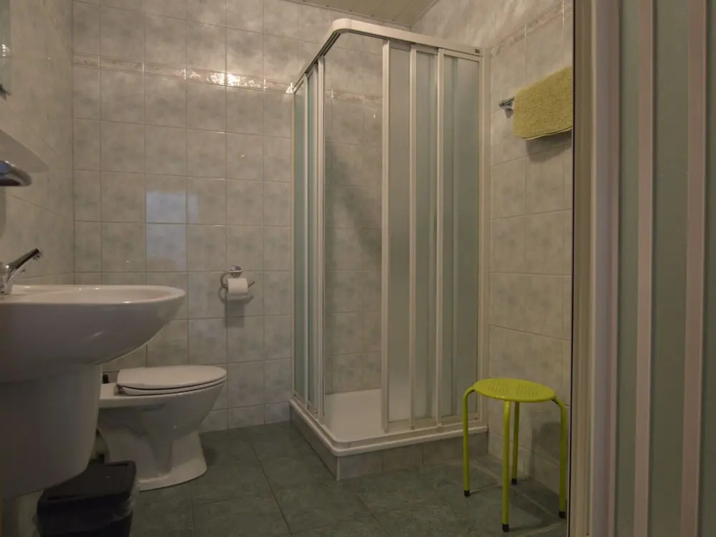 Modern Holiday Home in Robertville with Garden