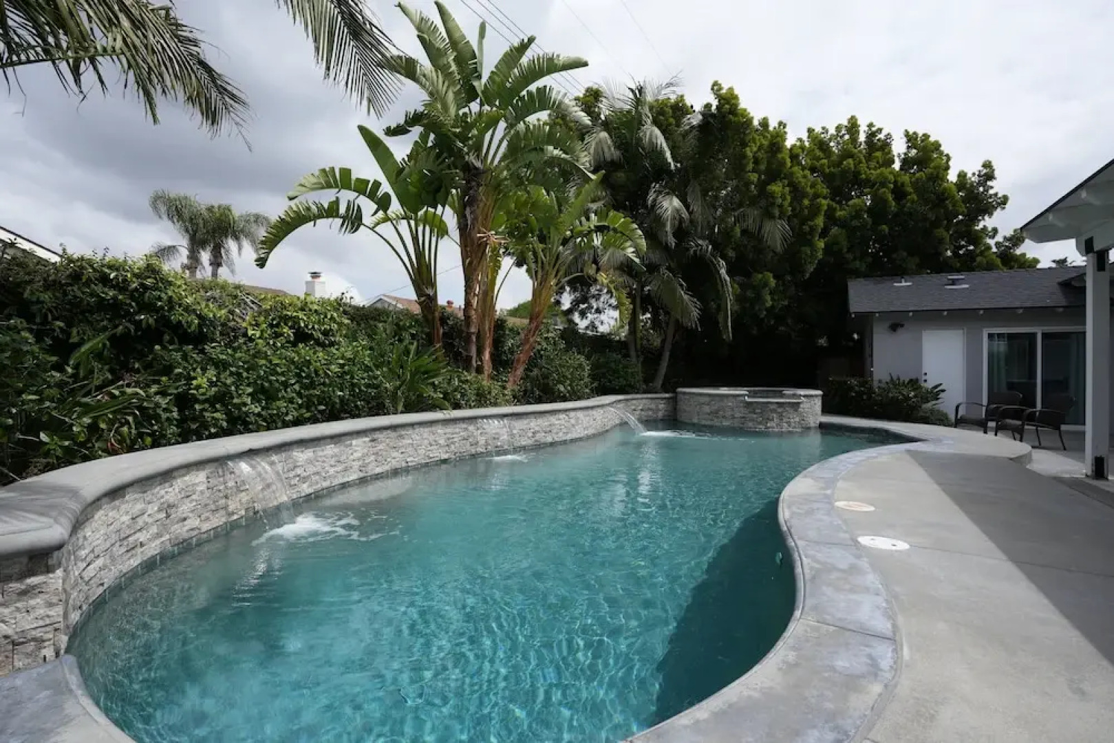 4 bedroom, 3 bathrooms Pool Home