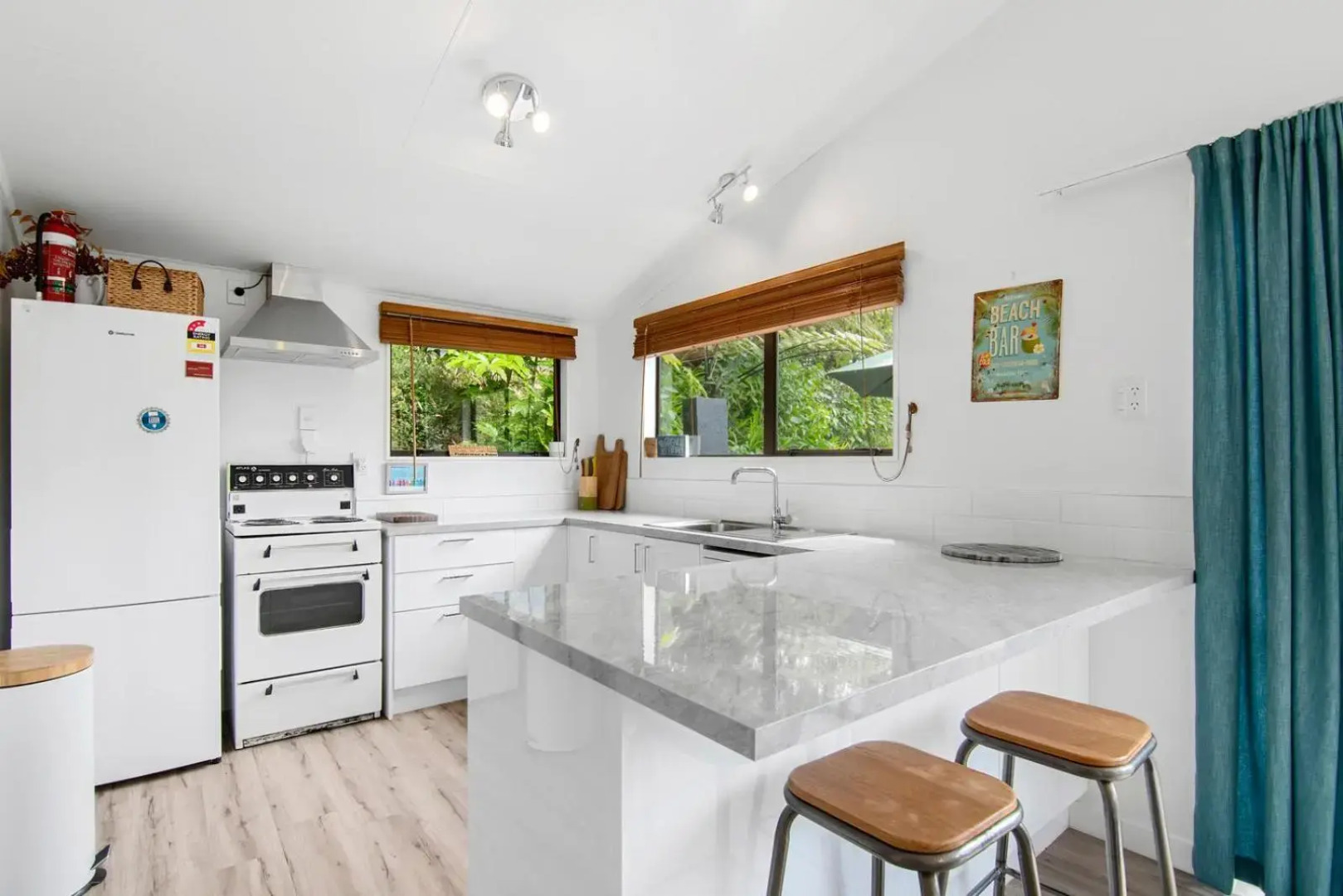 Thirsty Weta Belvue - Havelock Holiday Home