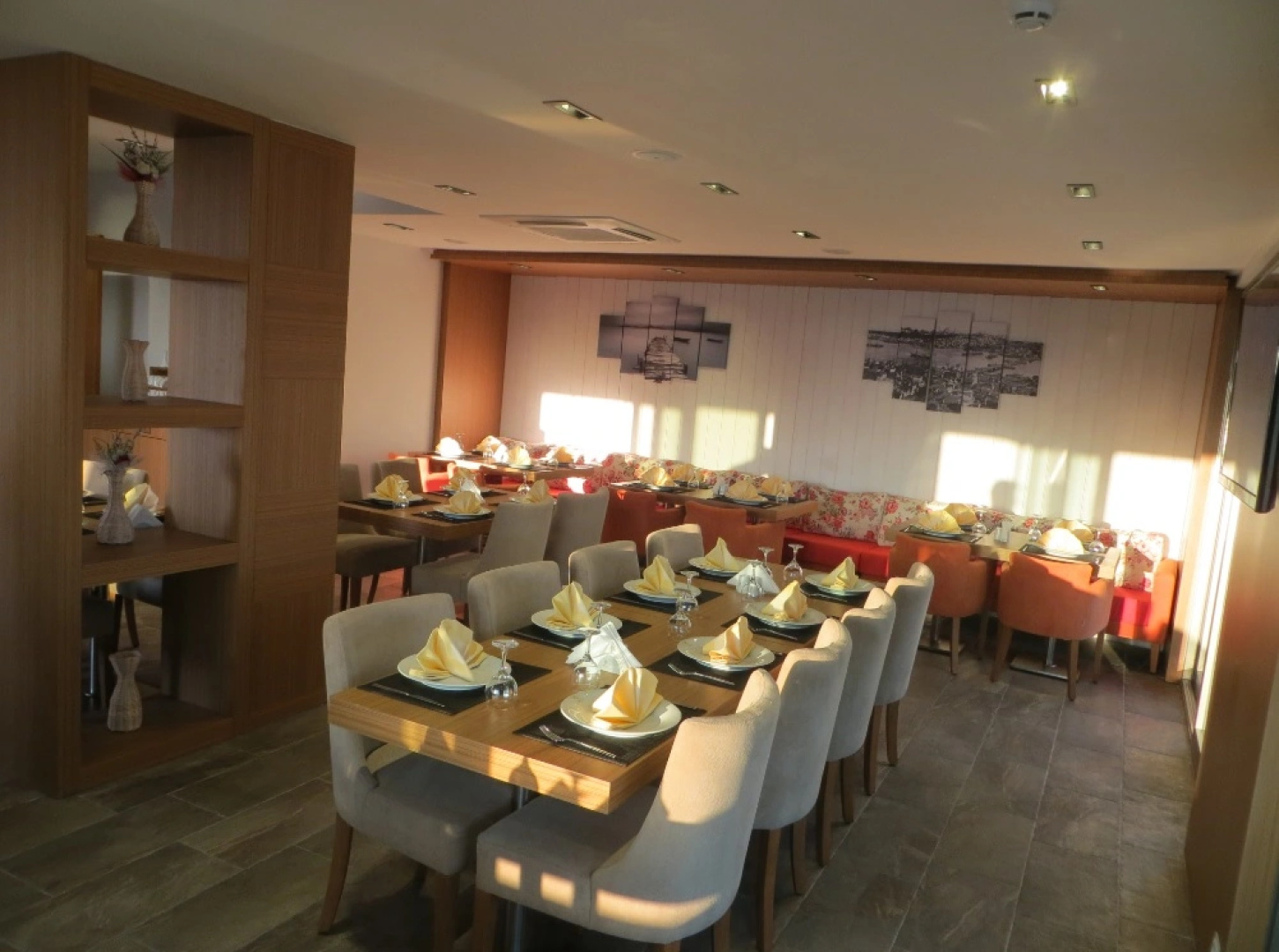 Ela Hotel