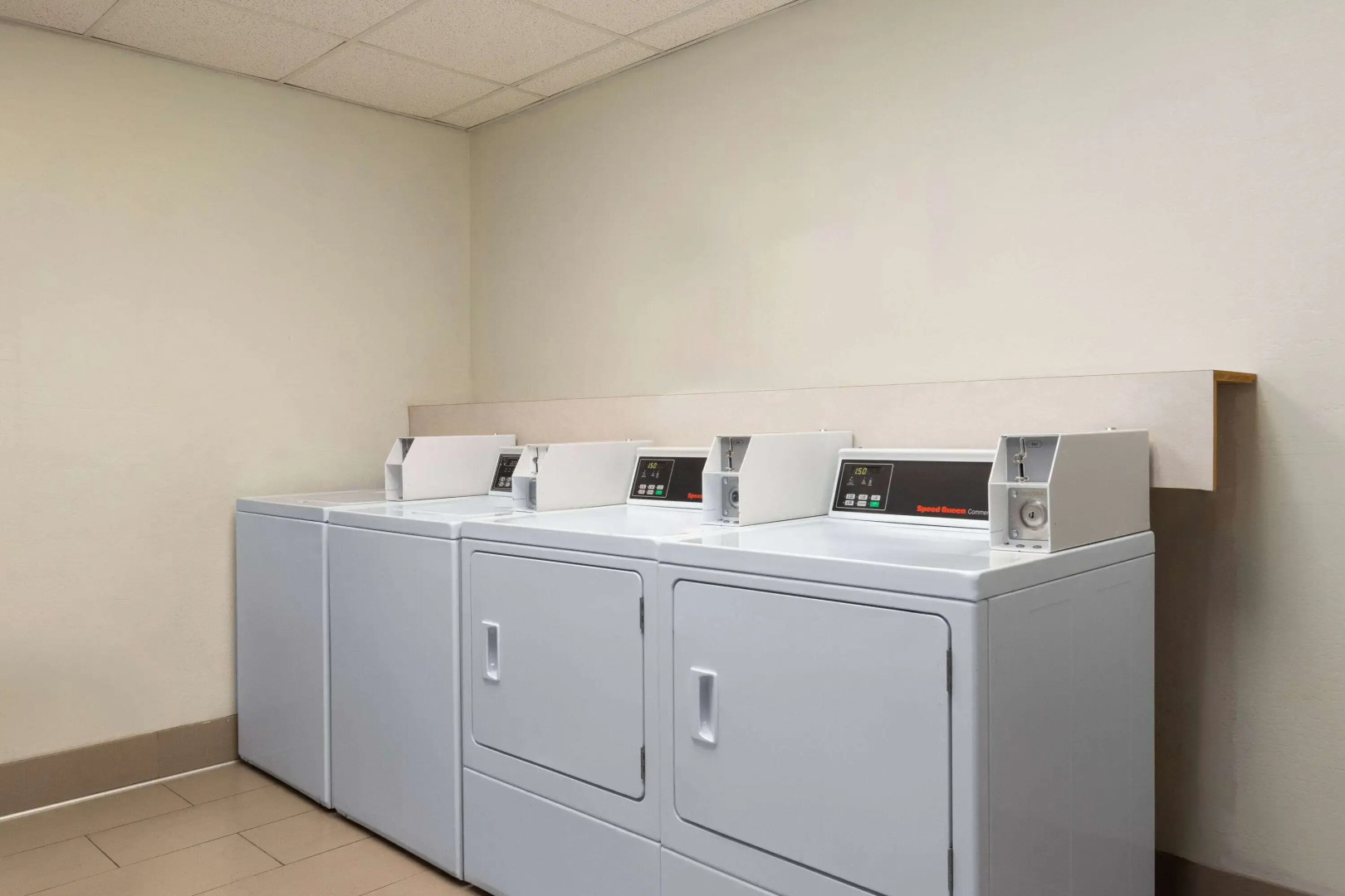 La Quinta Inn & Suites by Wyndham Bakersfield North