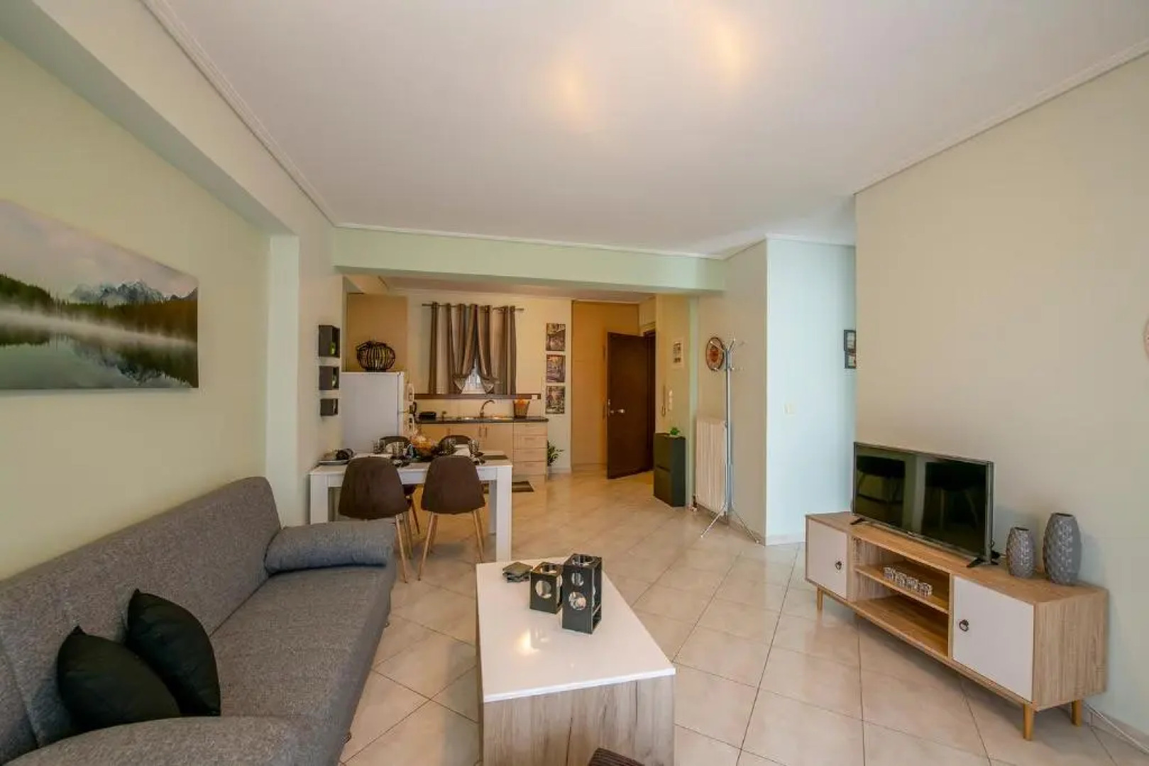 Laconian Collection Amanda's Boutique Apartment