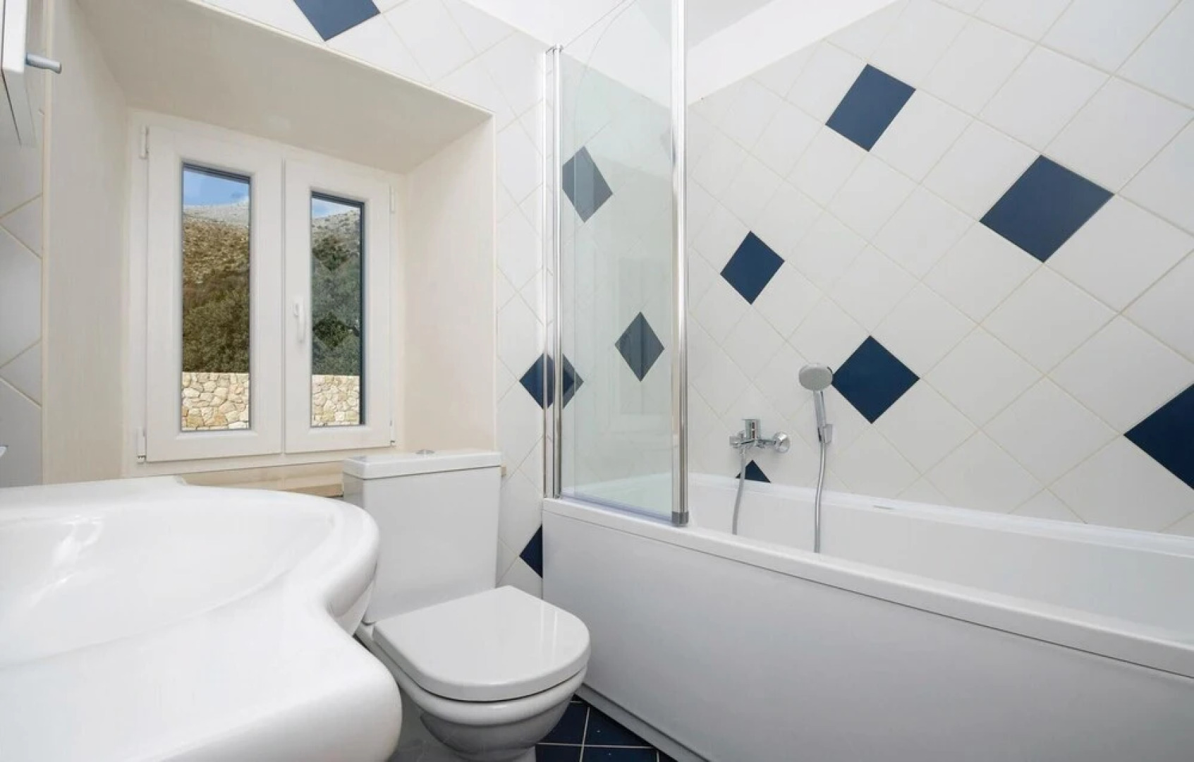 Amazing Home in Trsteno With Sauna, Wifi and 6 Bedrooms