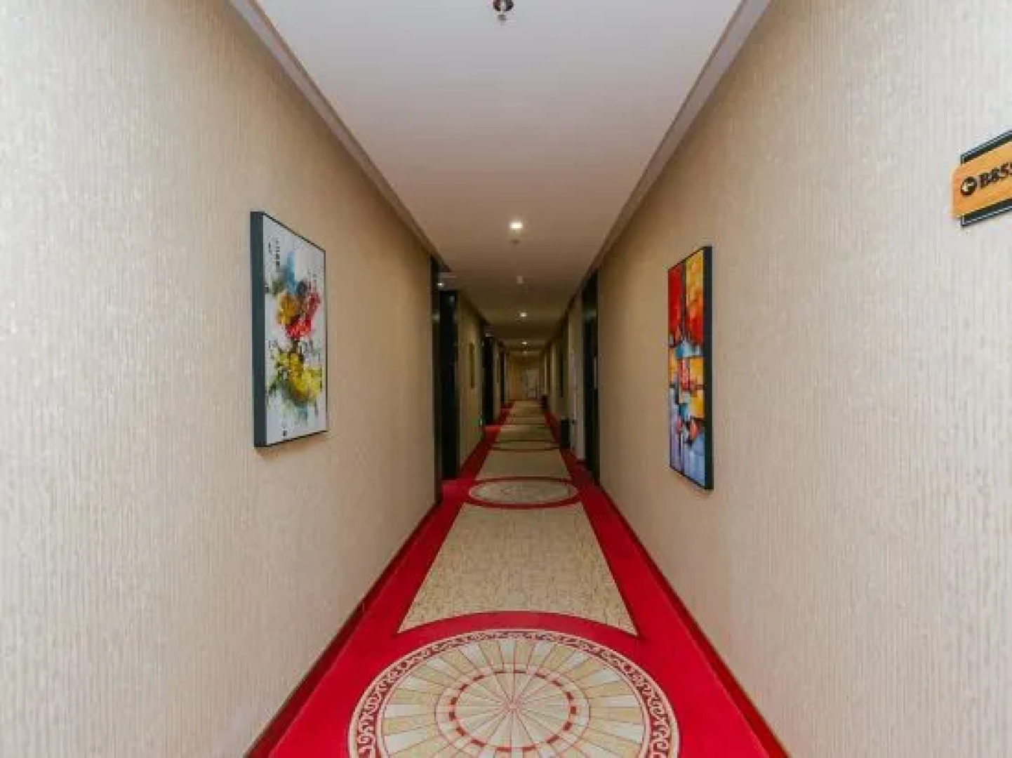 Qiankun Hotel