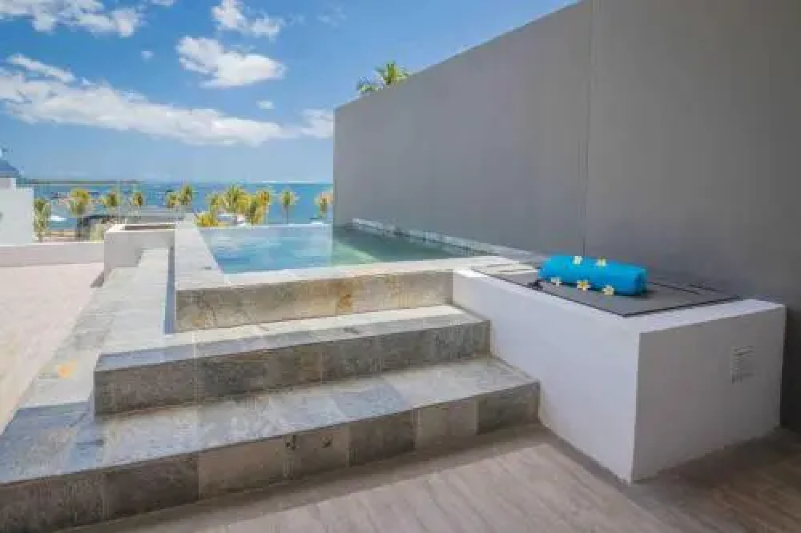 Latitude Luxury Apartment