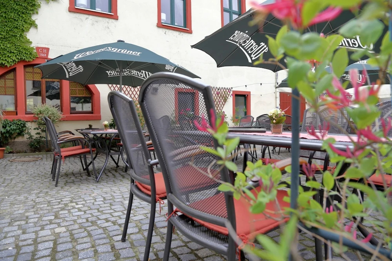 Pension Gasthof und Hotel Roter Hirsch