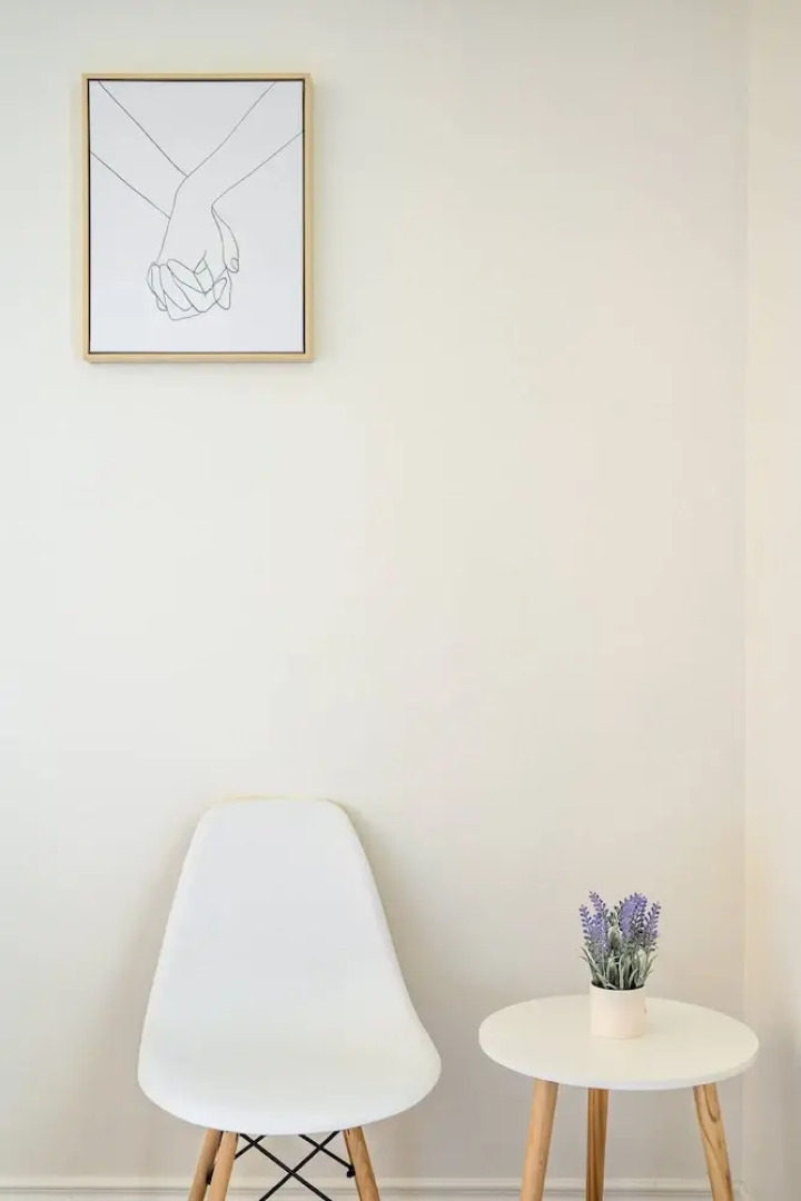 Private Entry Suite w Patio Bath Kitchenette