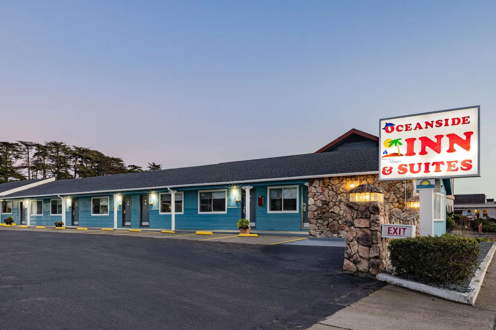 Oceanside Inn & Suites, a Days Inn by Wyndham