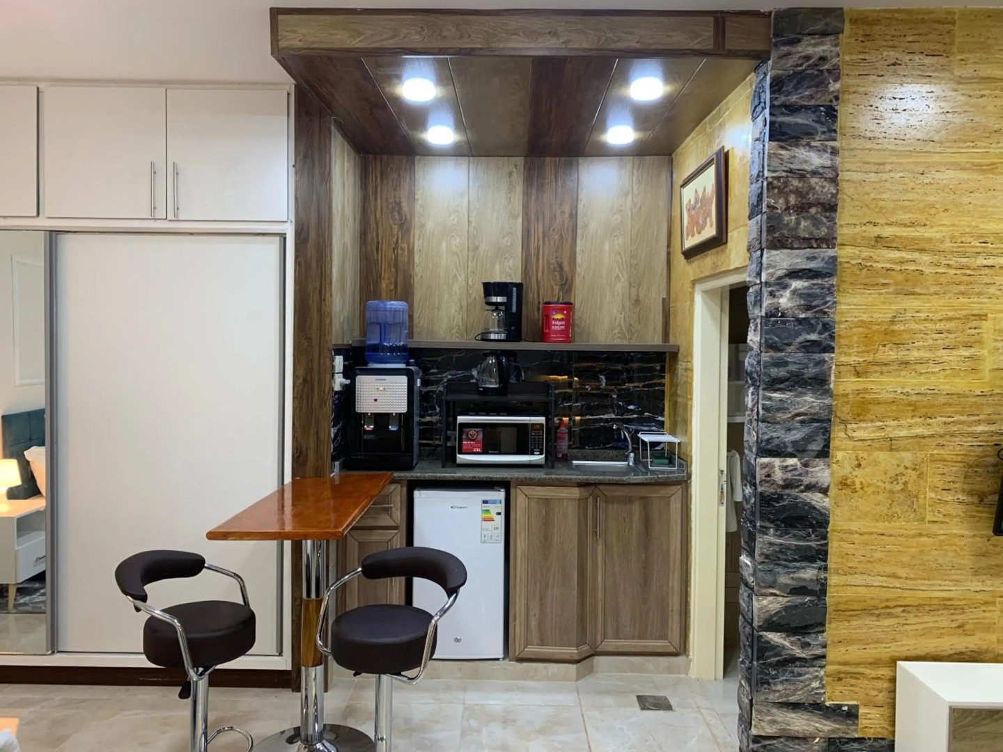Tayoon Host