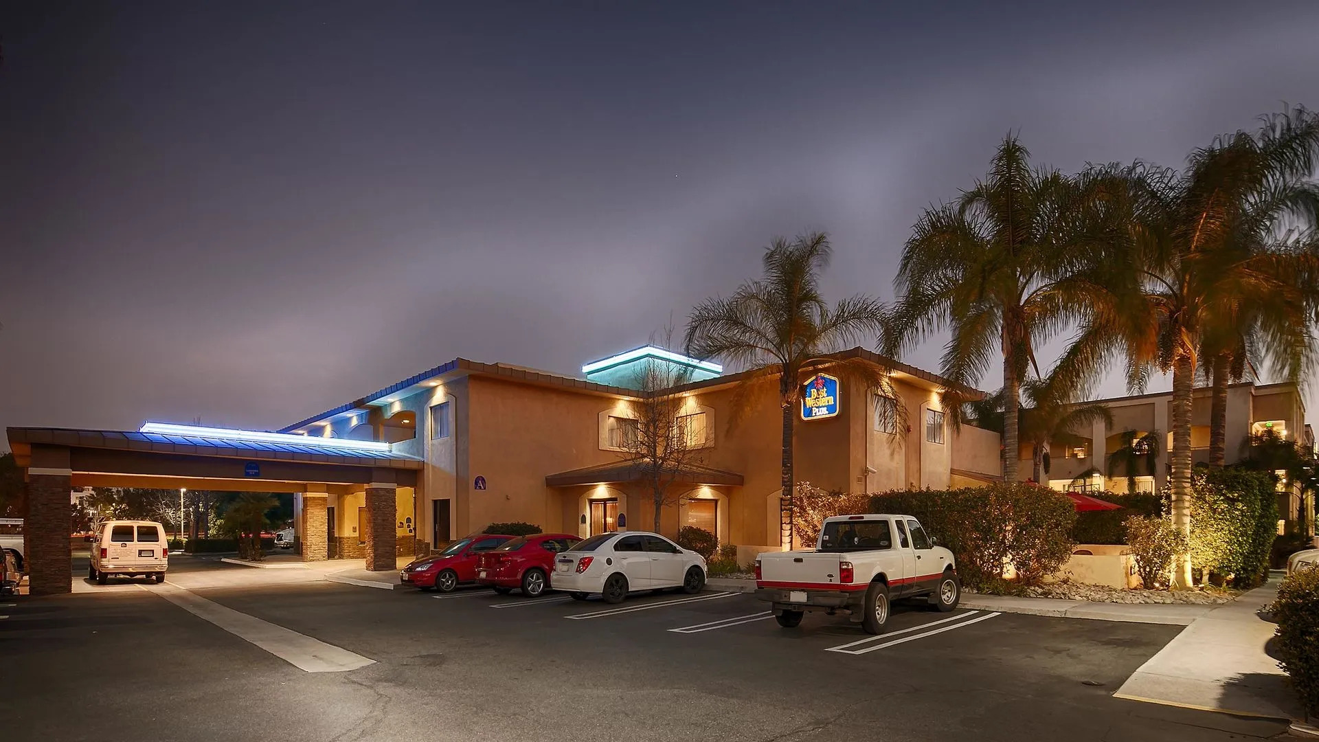 Hotel d’Lins Ontario Airport