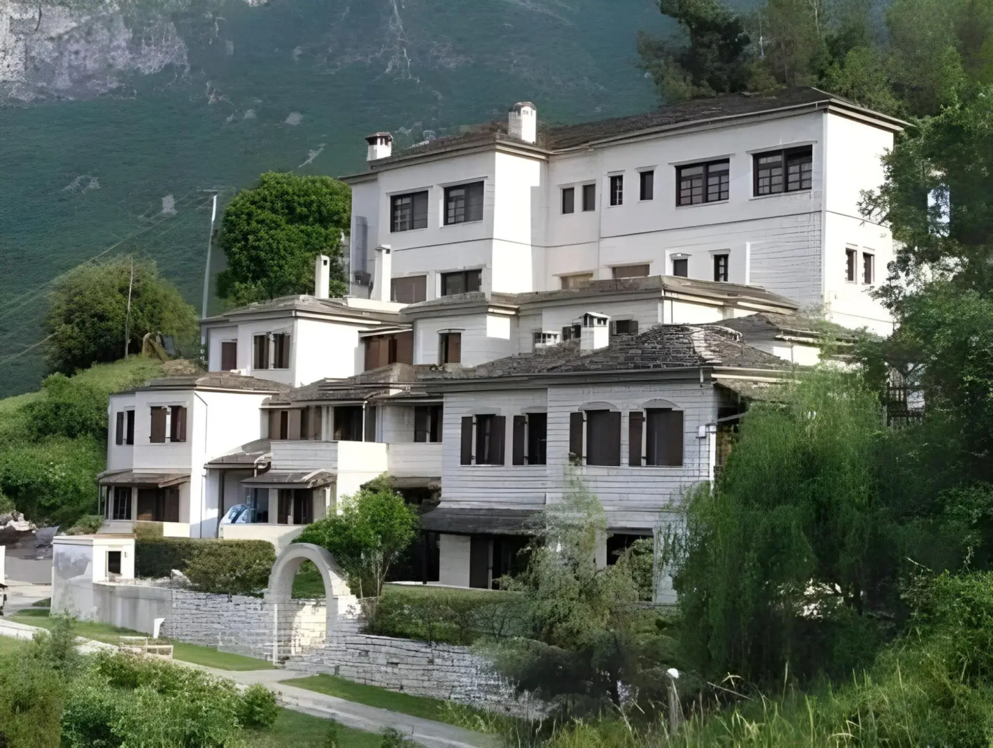 Taxiarches Hotel