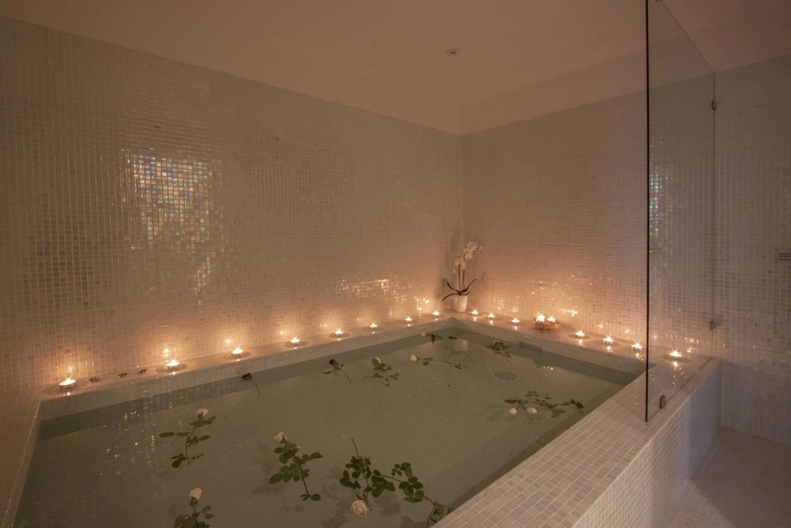 Hillside House Suites & Spa