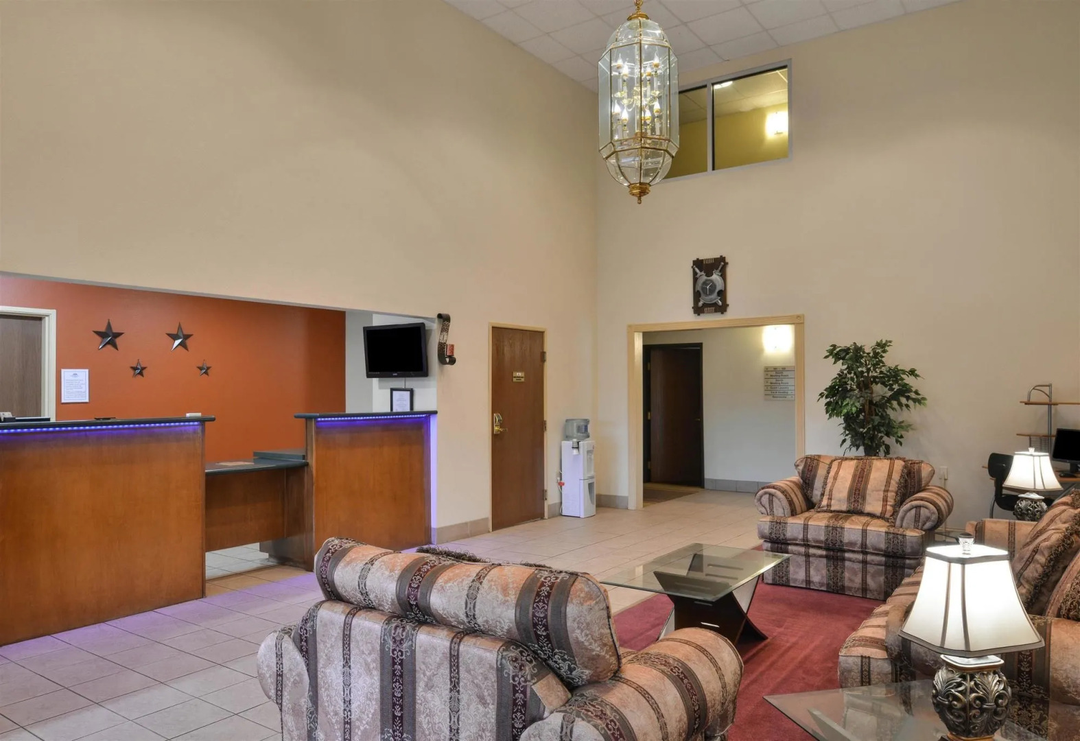 Star City Inn & Suites