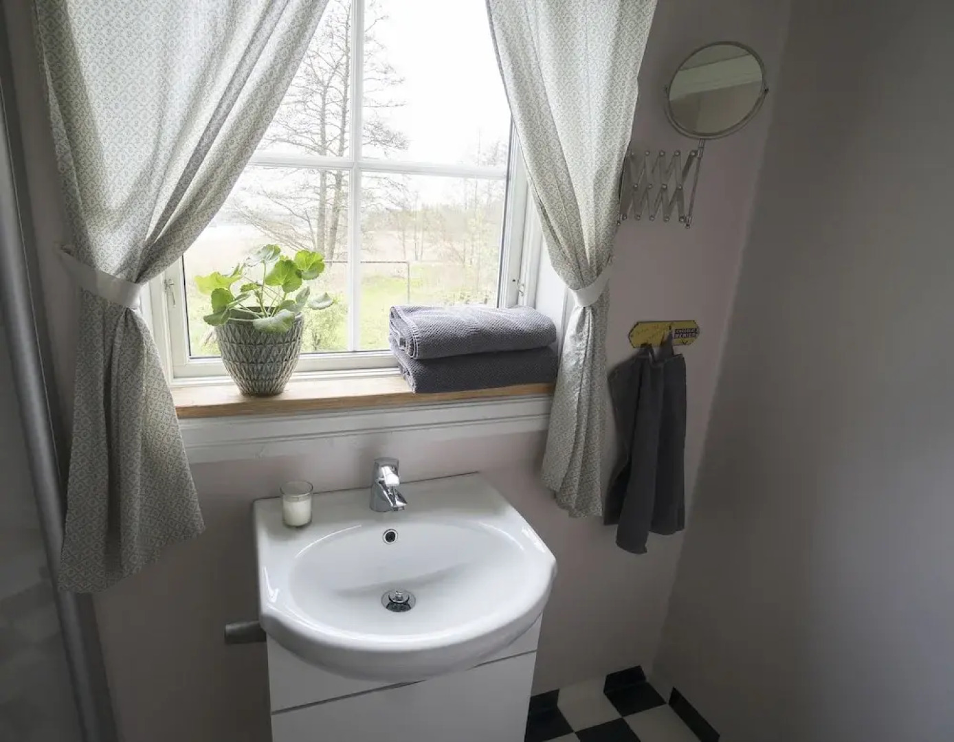 Anfasteröd Gårdsvik