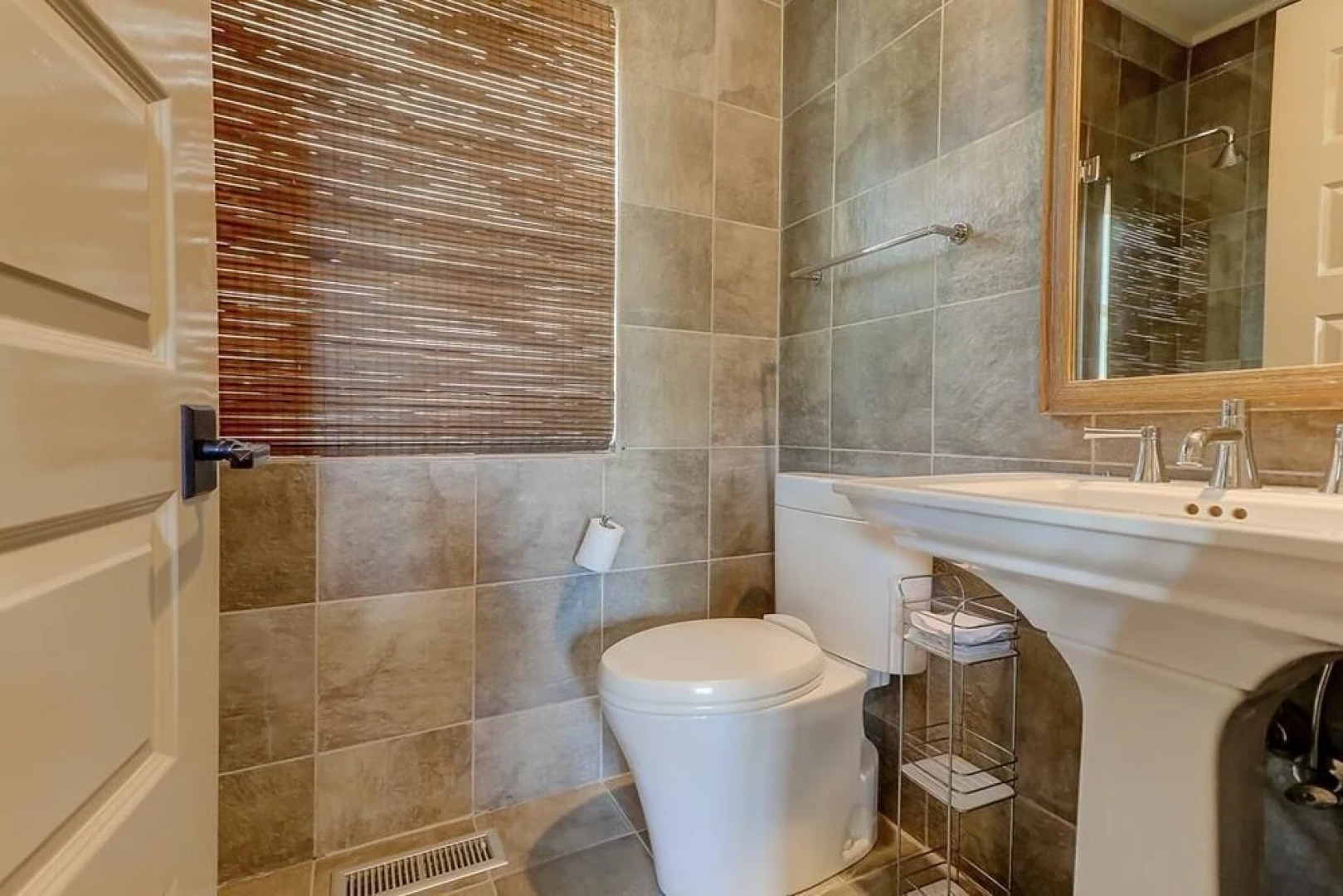 305 Carolina Boulevard