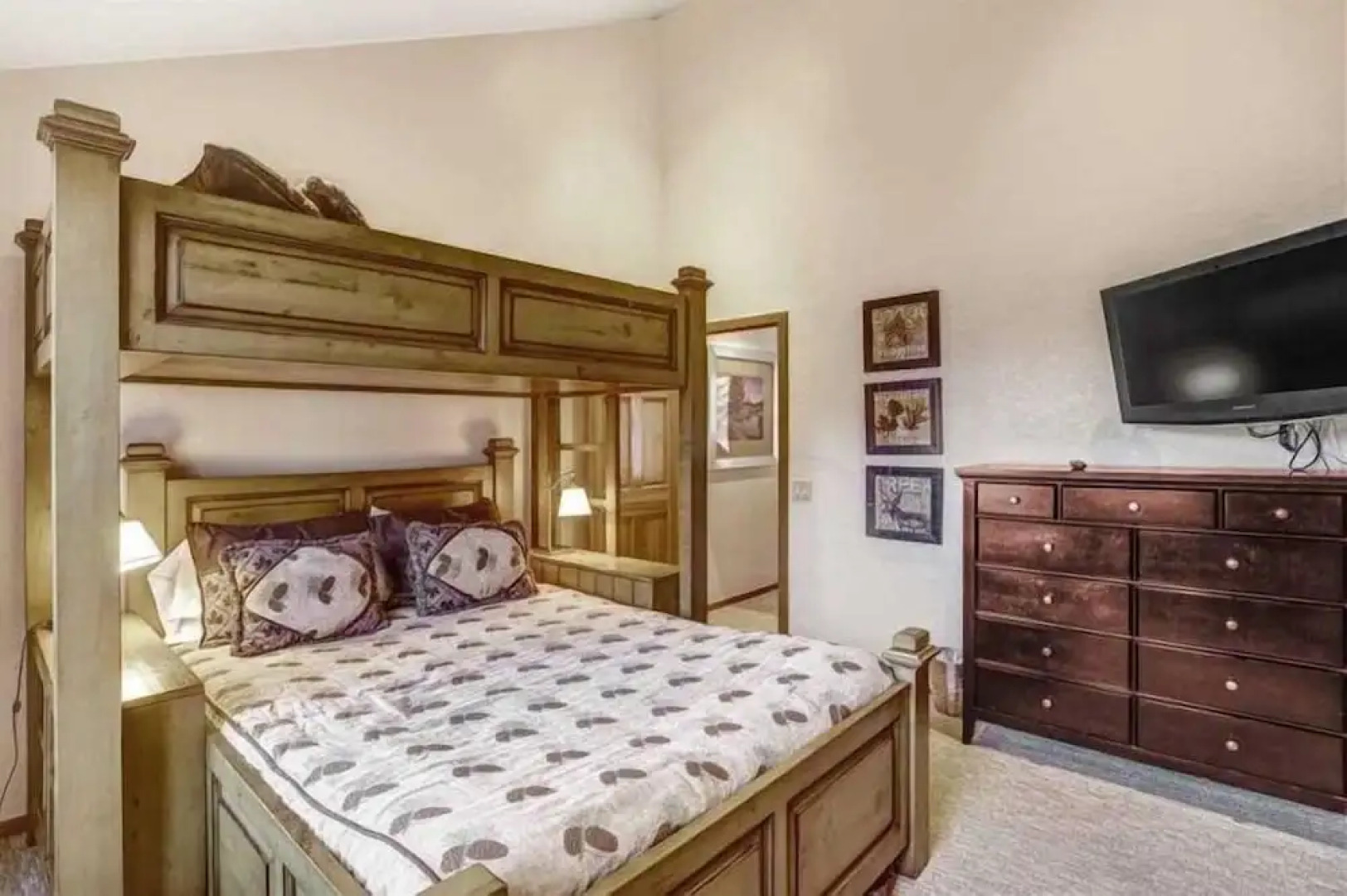 Ski in, Ski out, 2 Bedroom Luxury Residence in Snowmass Village