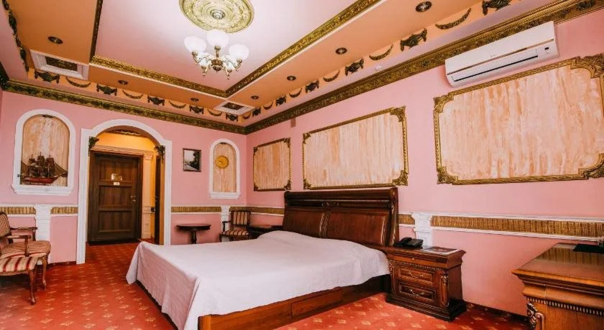 Urartu Hotel